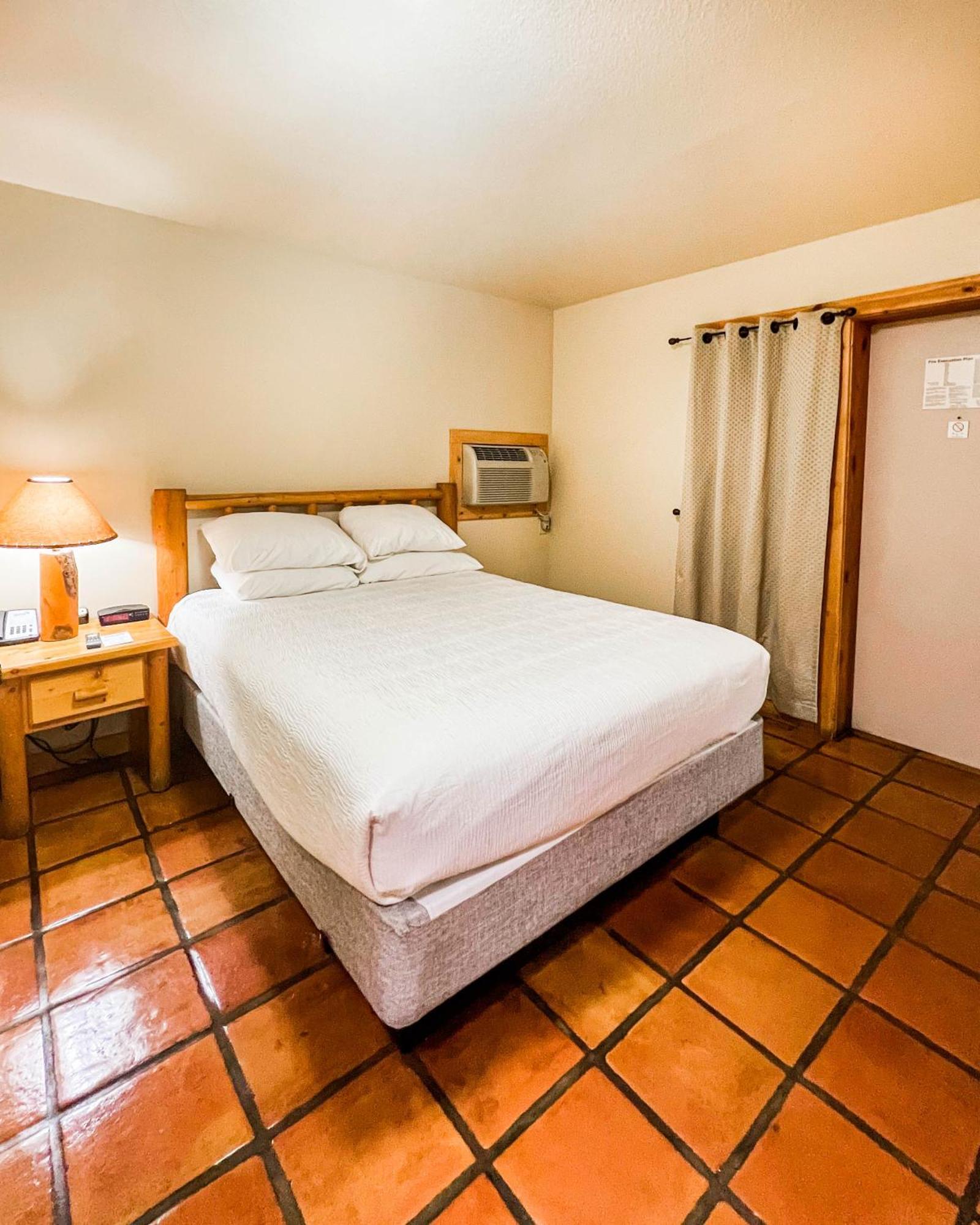 Standard Queen Room,1259808961:JPEG