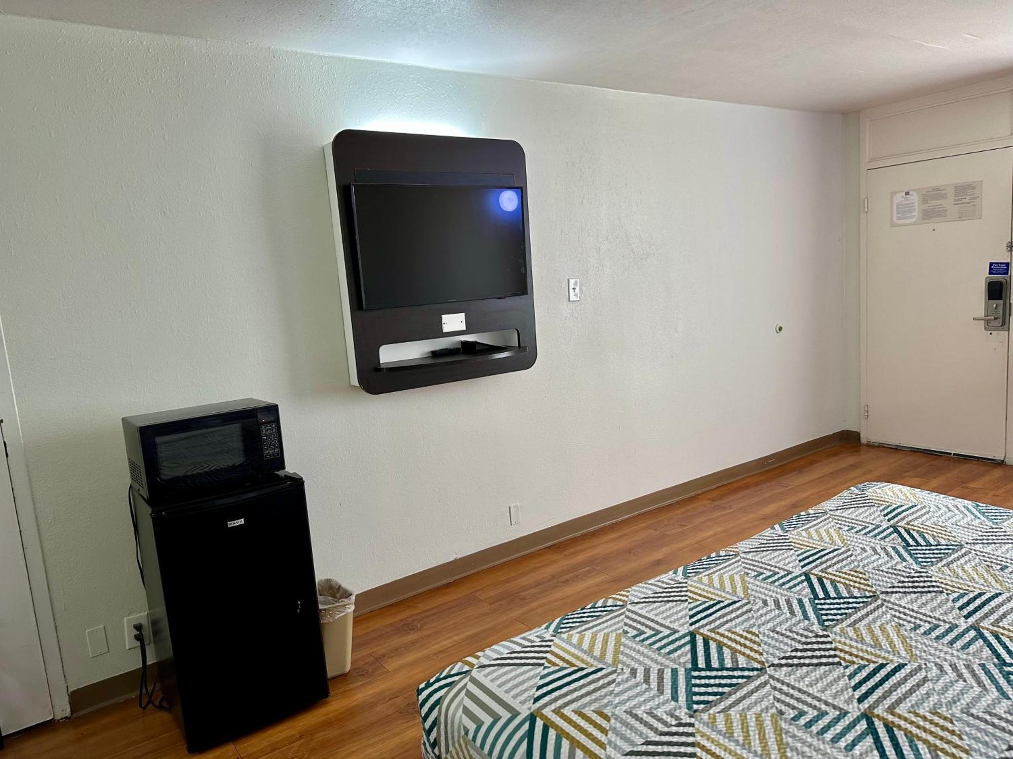 King Room - Non-Smoking