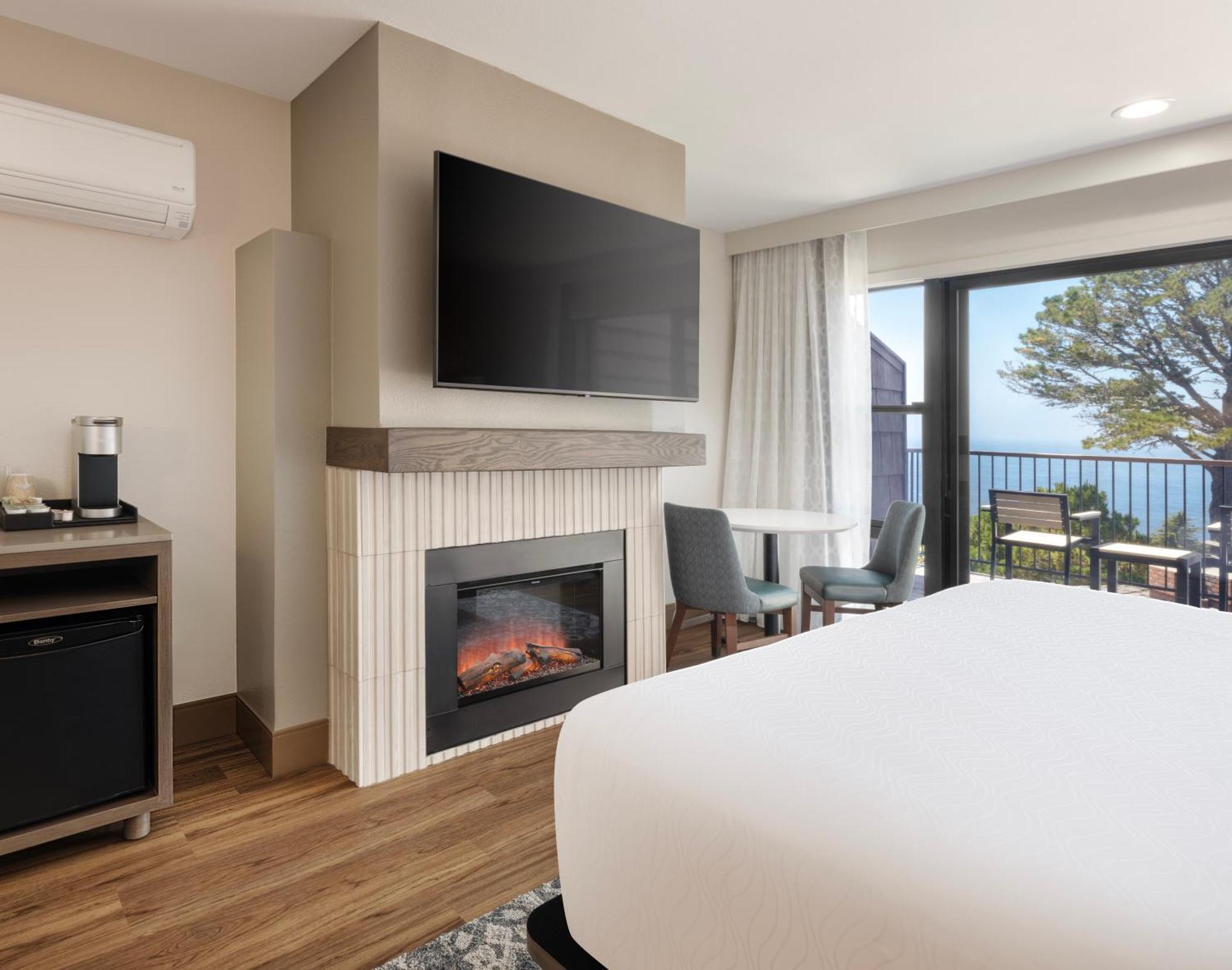 Standard Room, 1 King Bed, Ocean View