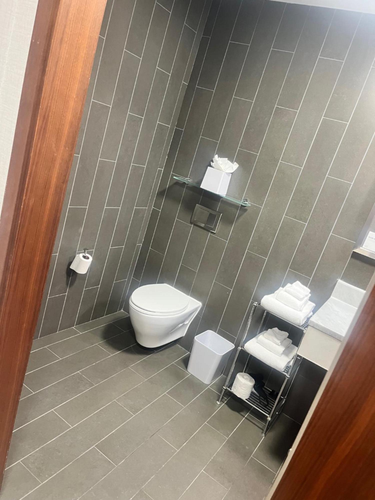 King Suite Mobility Accessible w or Roll Shower,1693306427:JPEG
