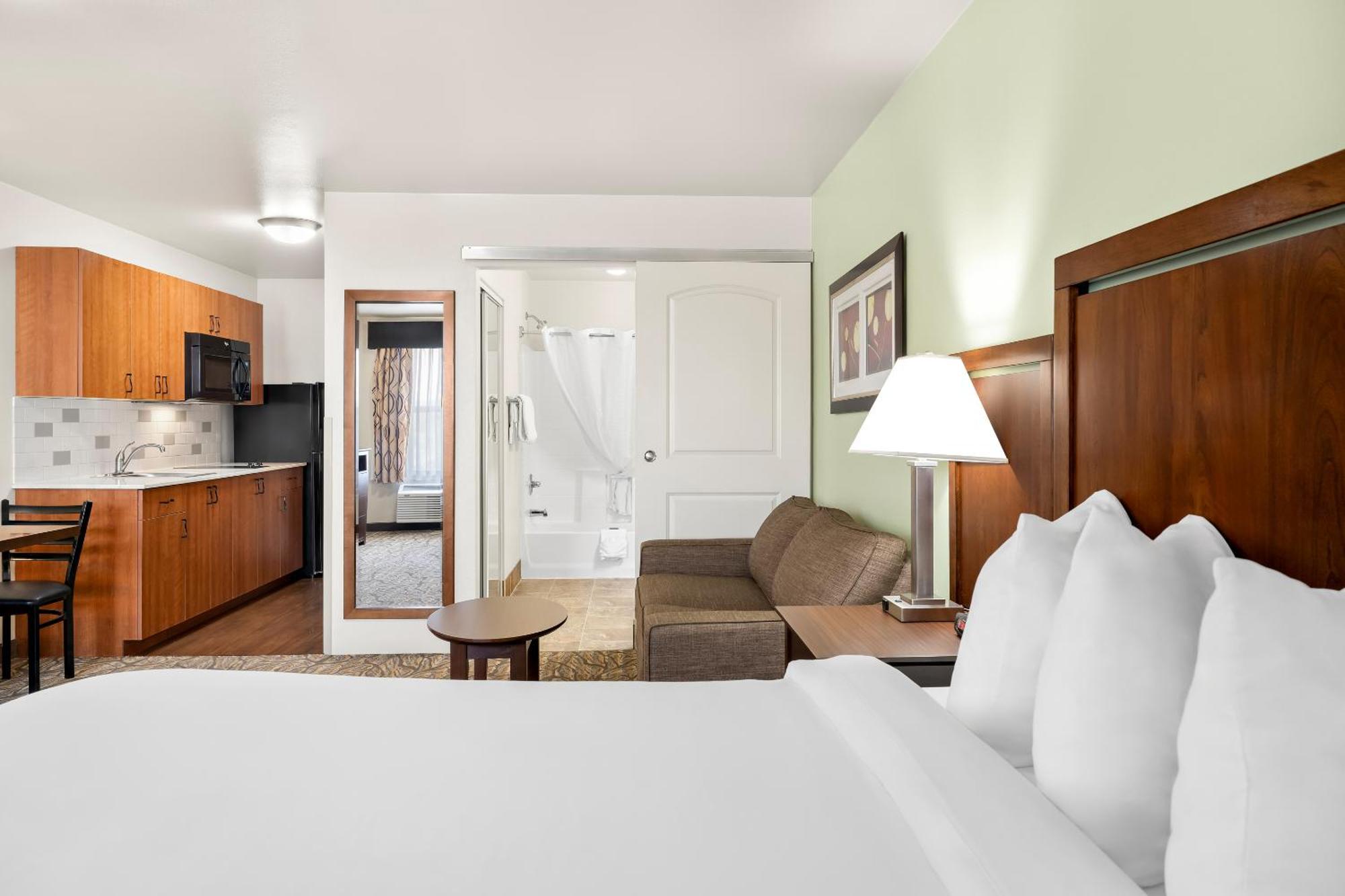 Queen Suite