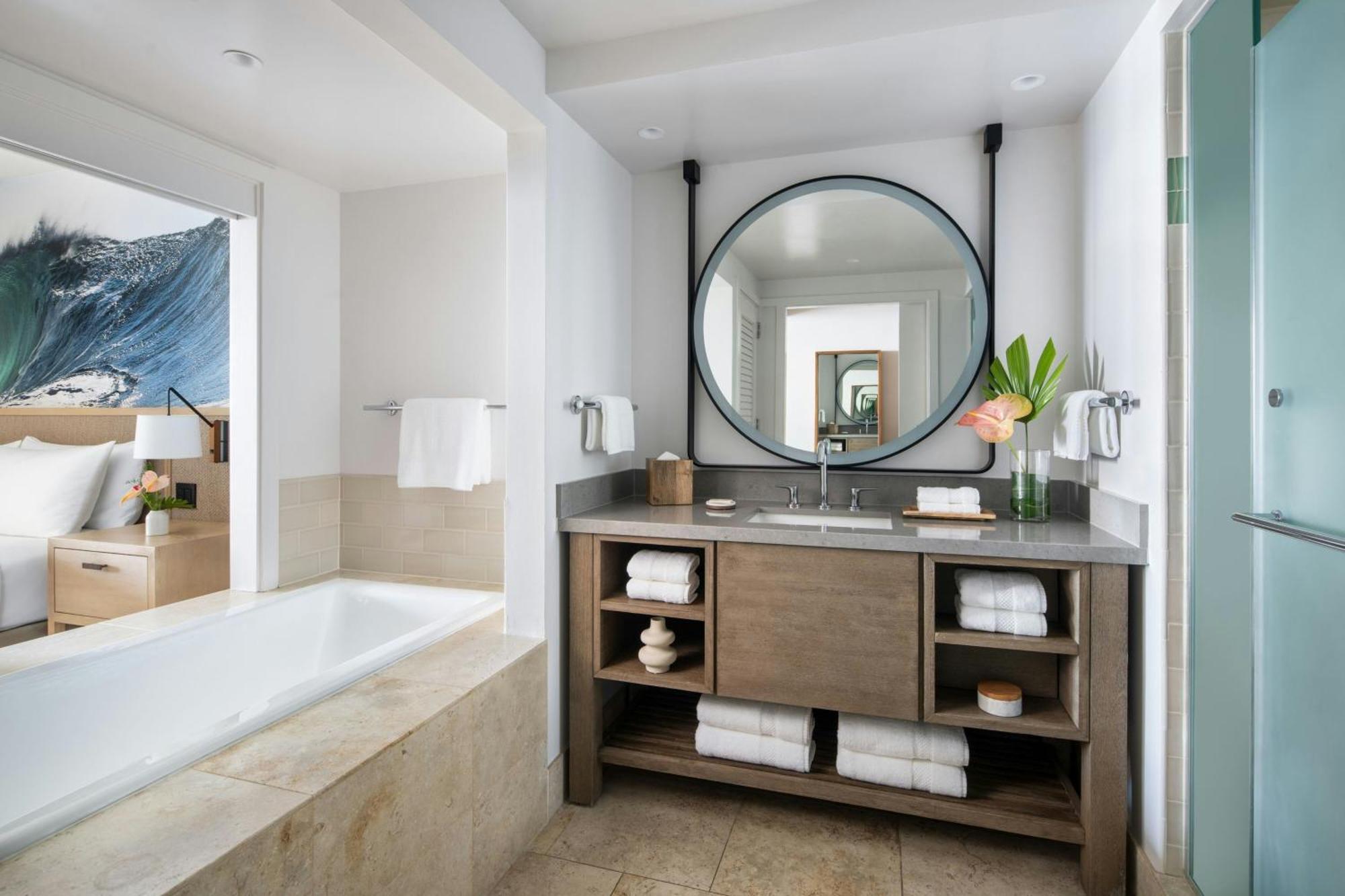 Premium King Room with Oceanfront - Top Floor