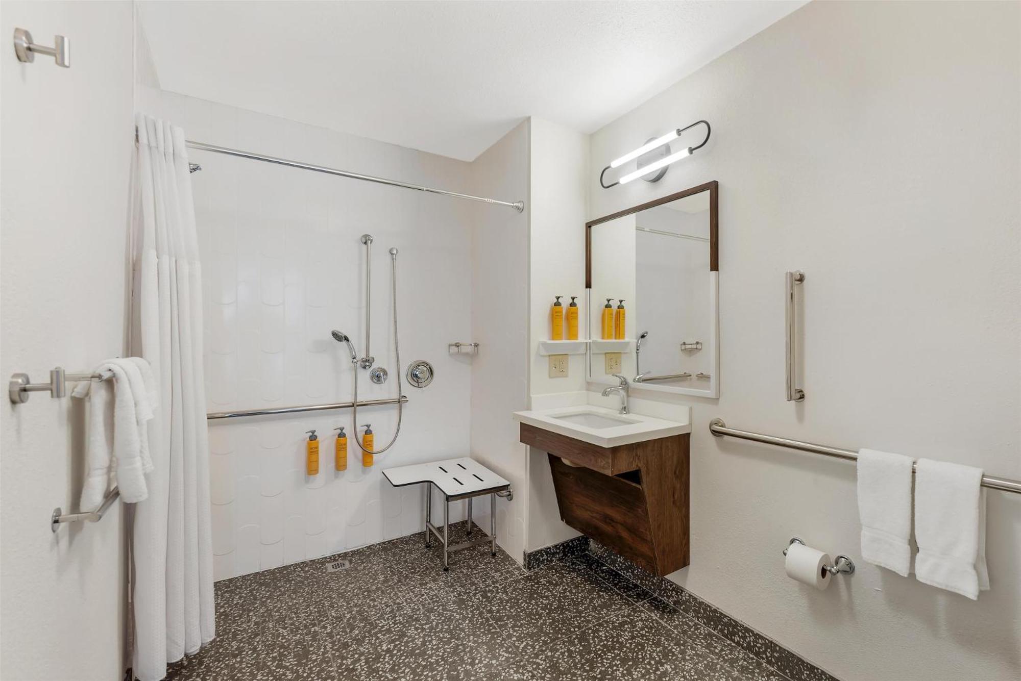 One-Bedroom Queen Suite Roll Shower Mobility Accessible,1697848978:JPEG