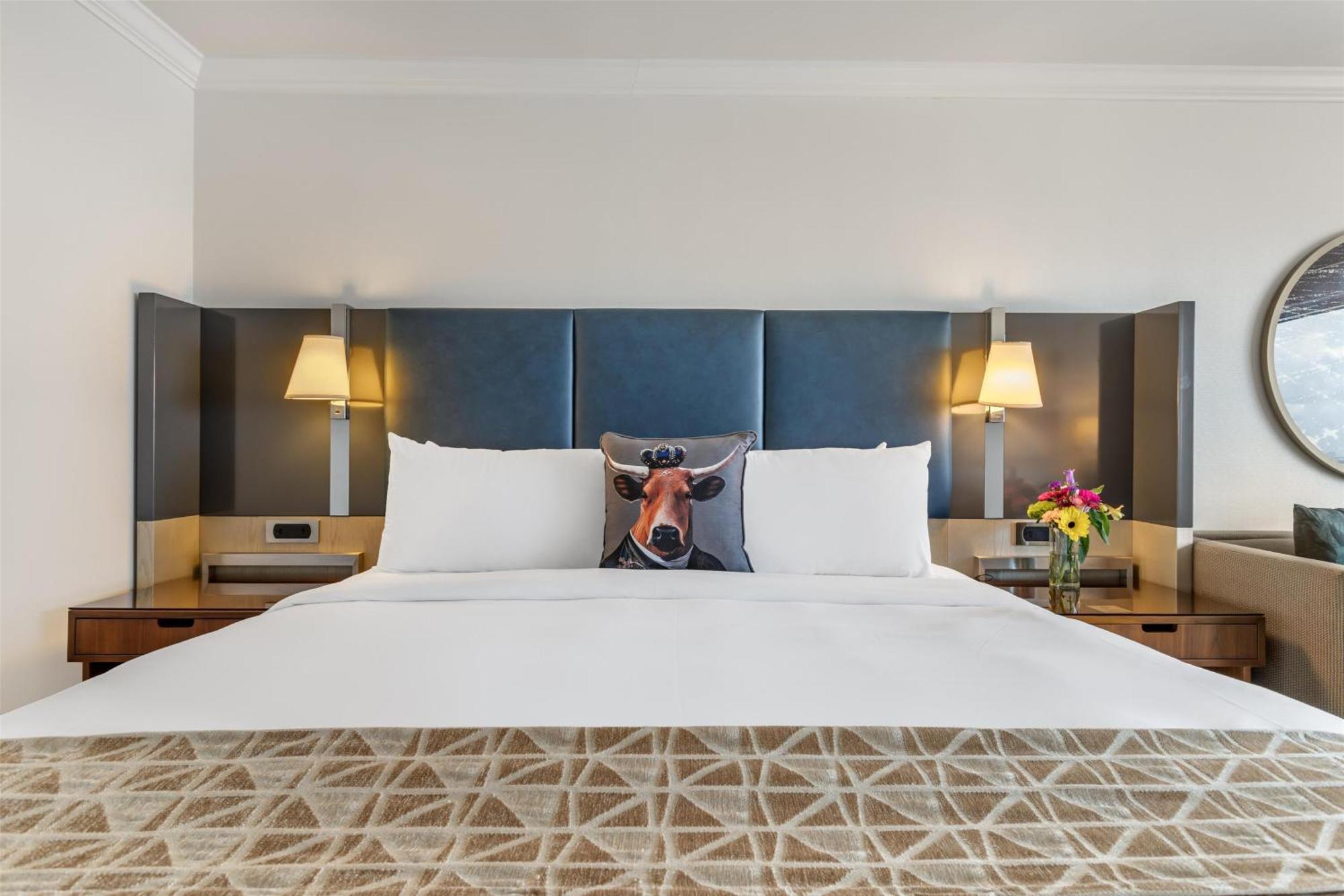 Preferred Corner King Room,1697849043:JPEG