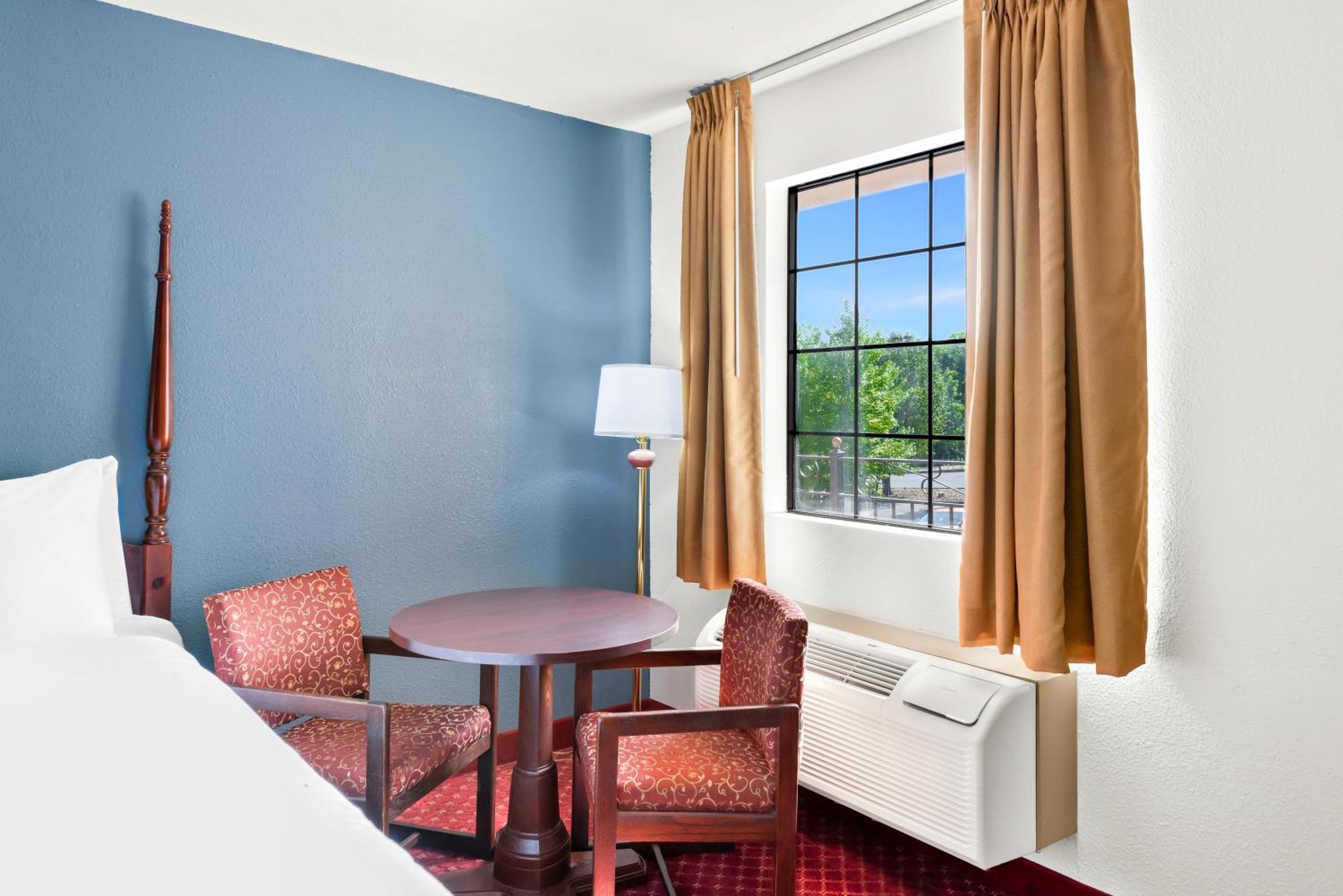 Queen Room Two Queen Beds Disability Access or Non-Smoking,1756522101:JPEG