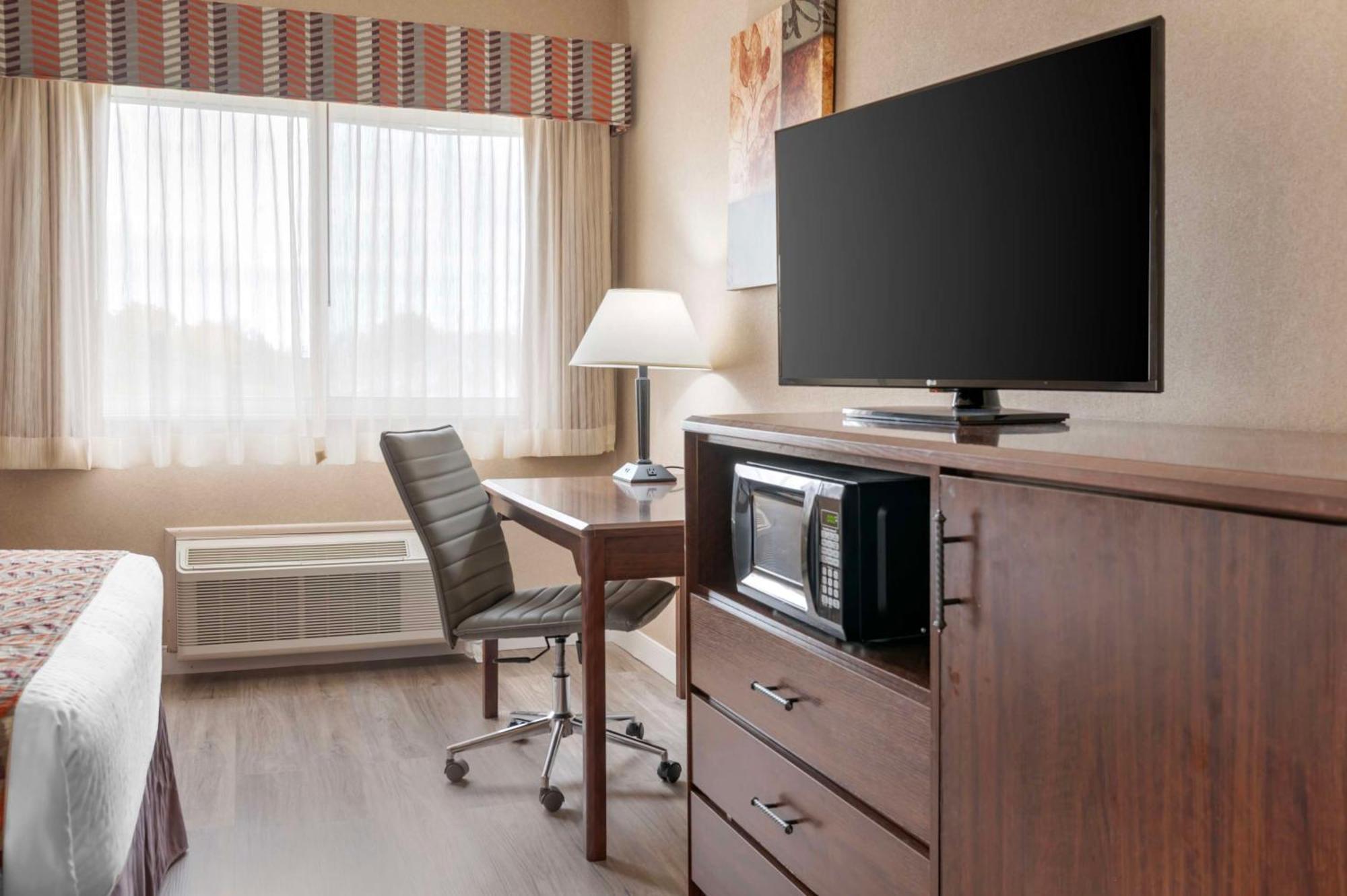 King Room with Bath Tub - Communication Assistance/Non-Smoking