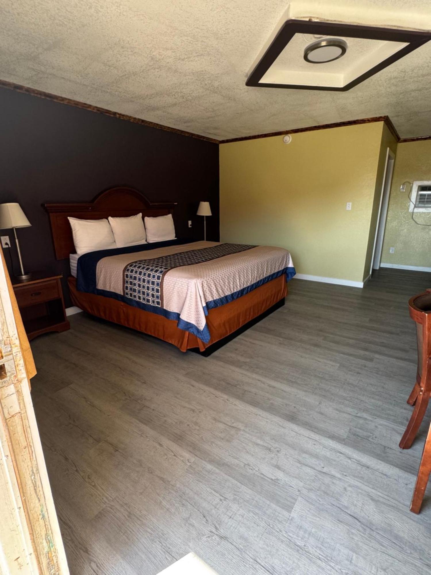 Deluxe Single Room