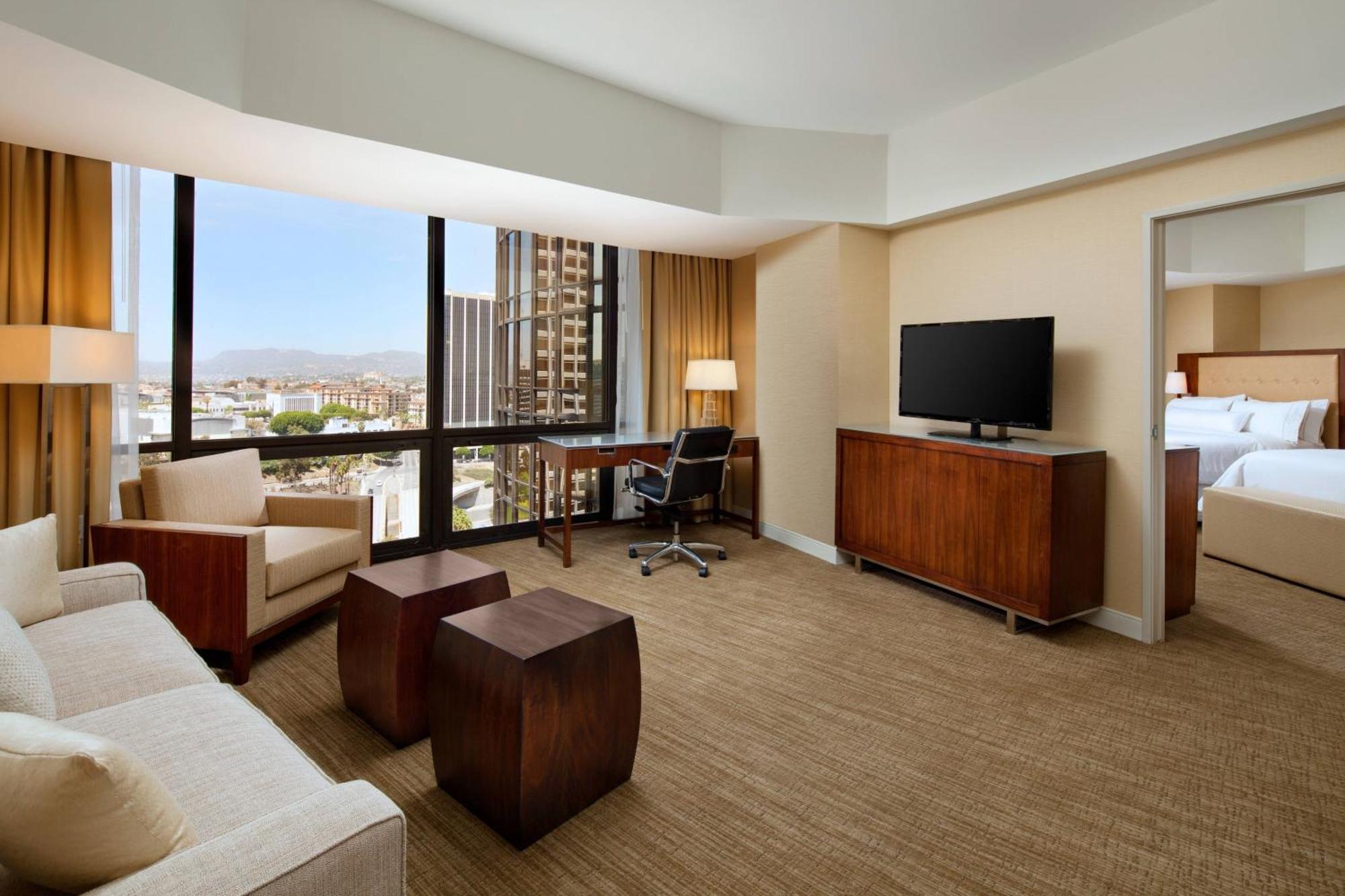 Tower Suite 1 Bedroom Suite 1 King Sofa bed City view,1706071030:JPEG