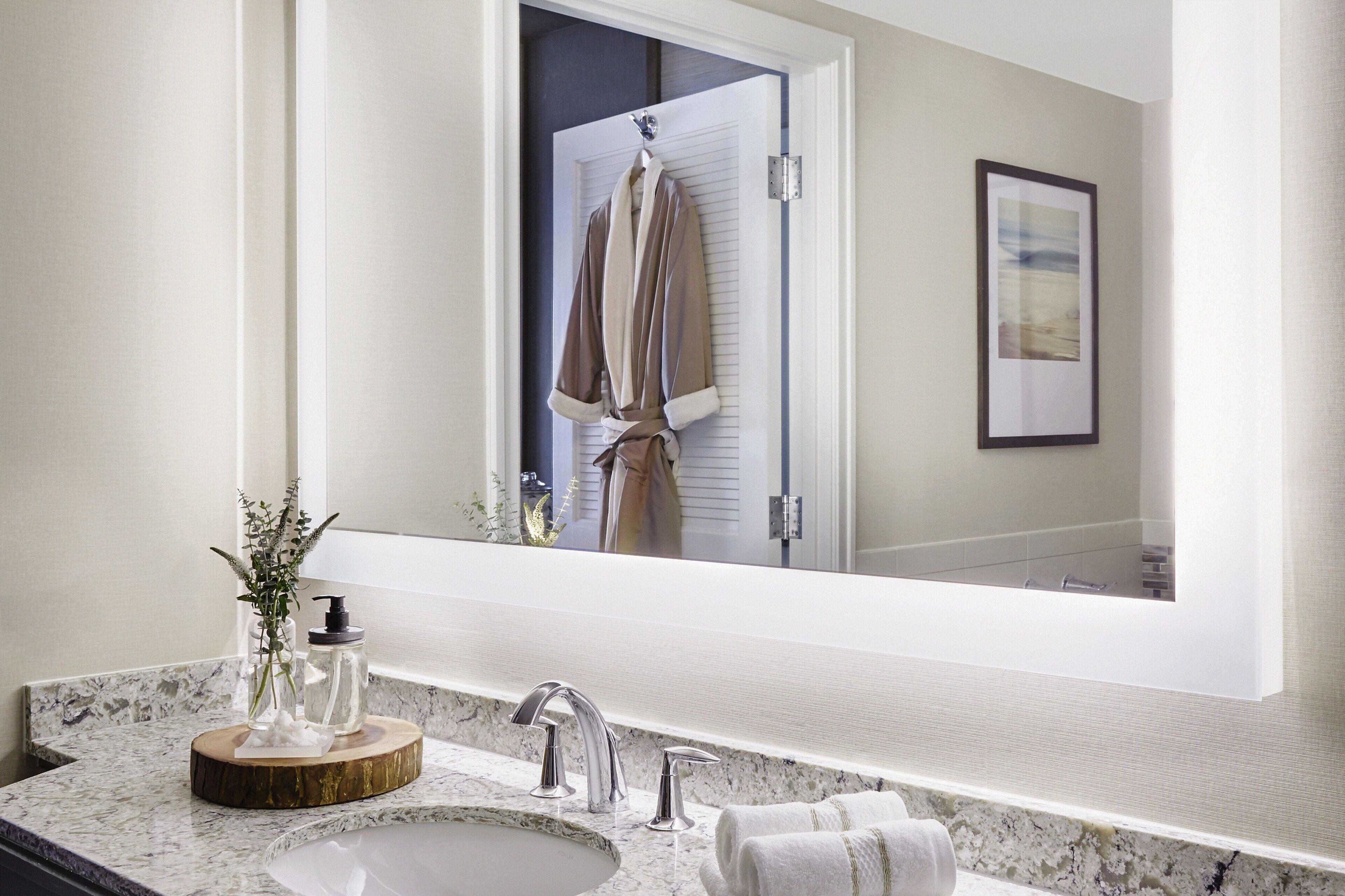 Habitación Doble con sofá cama y vistas al resort - 2 camas dobles - Adaptada para personas con discapacidad auditiva