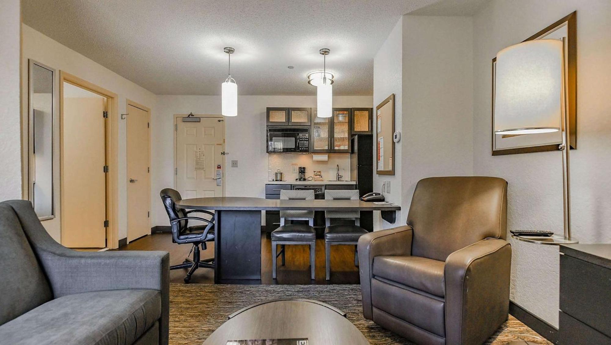 One Bedroom Queen Suite