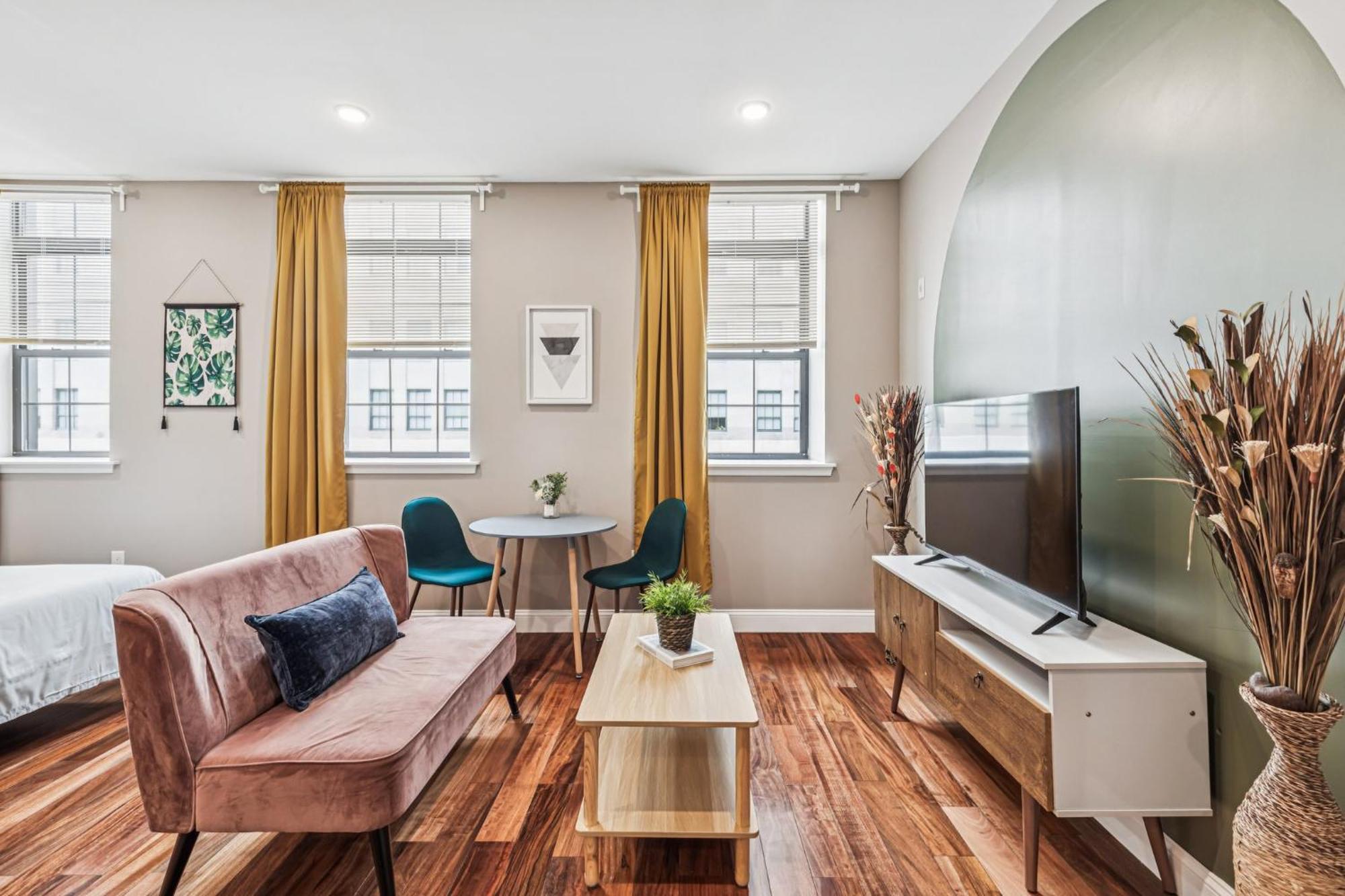 Studio Apartment