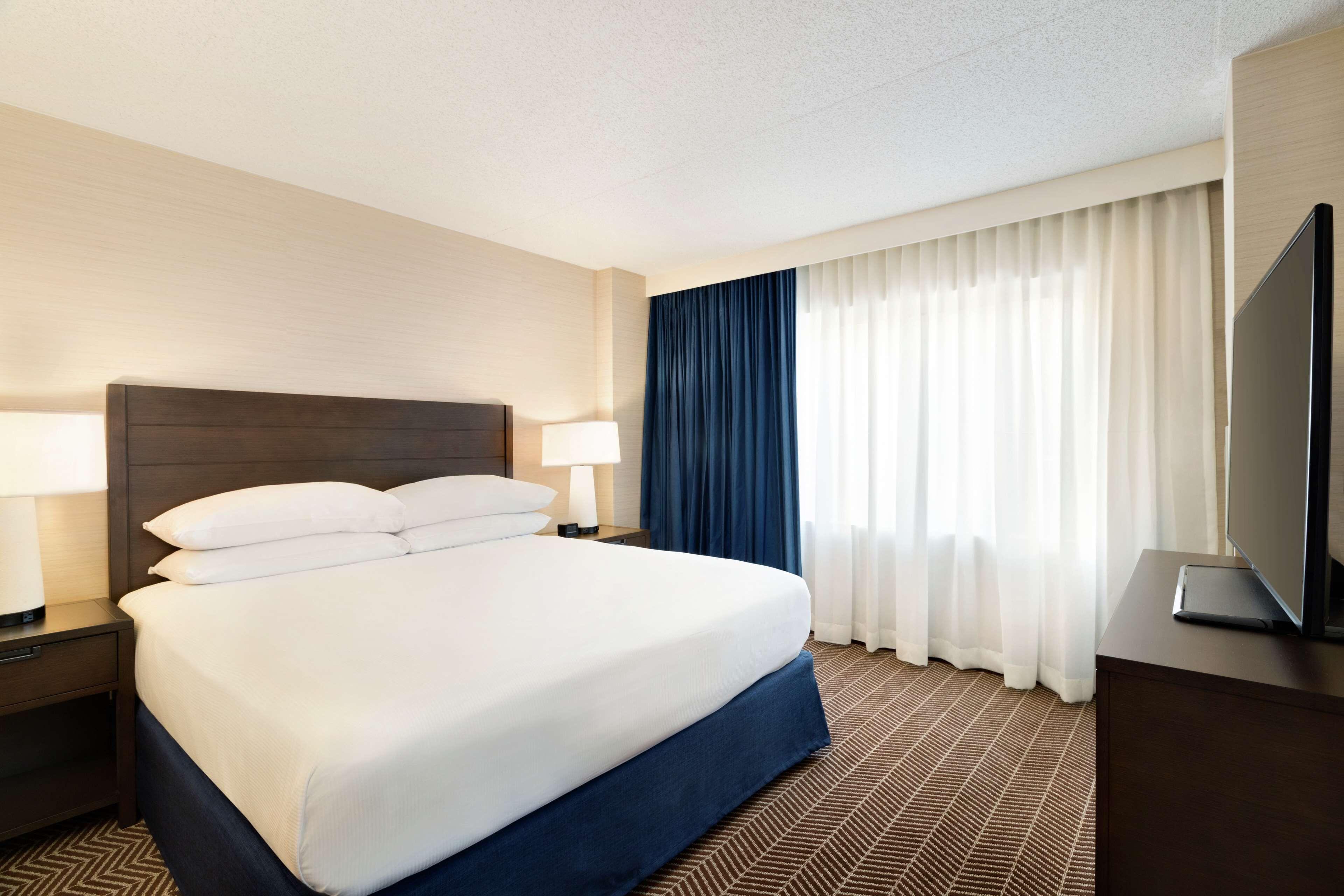 King Room - Mobility Access/Non-Smoking,1548562828:JPEG