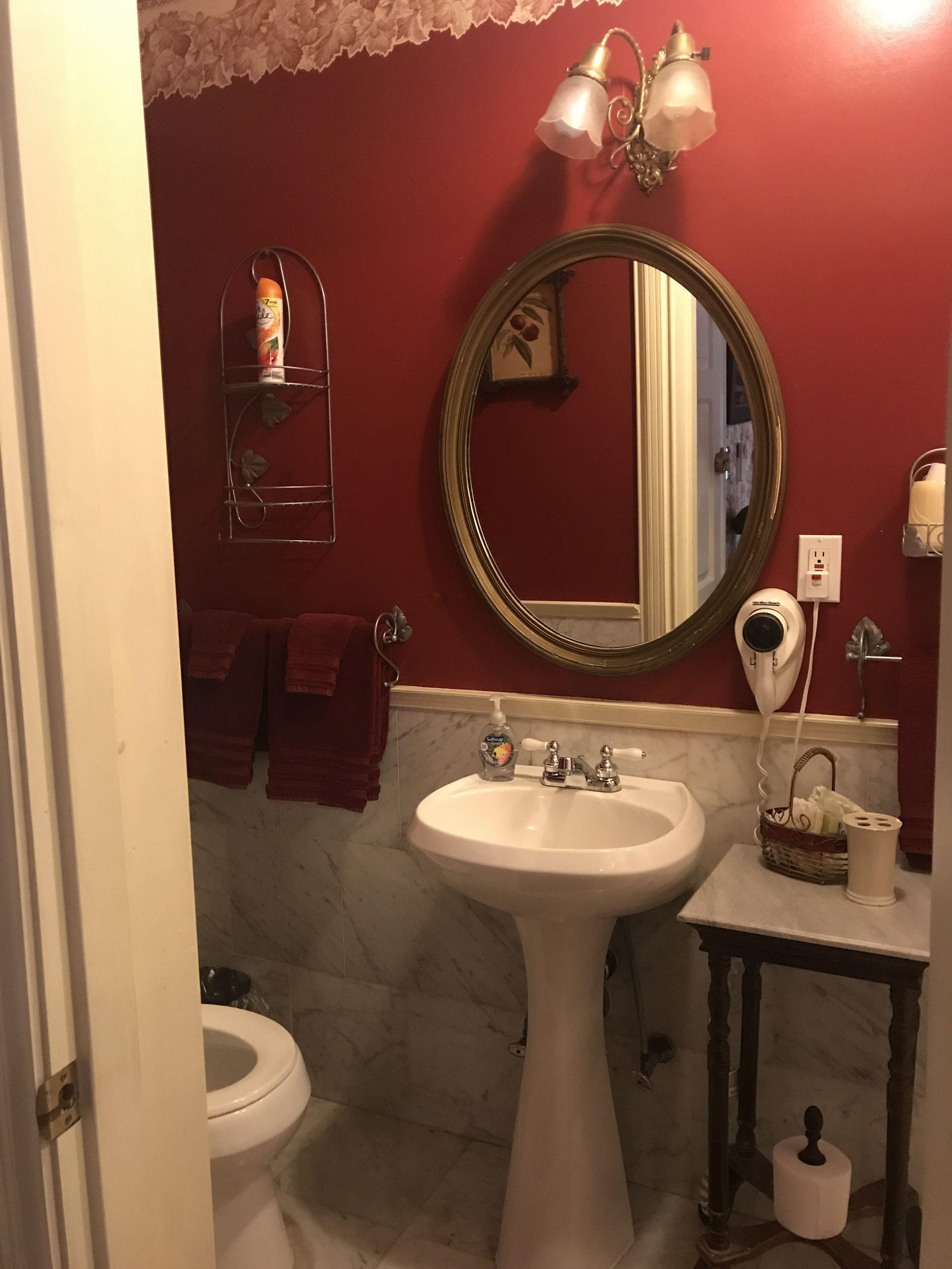 Queen Room with One Queen Bed and Private Bathroom