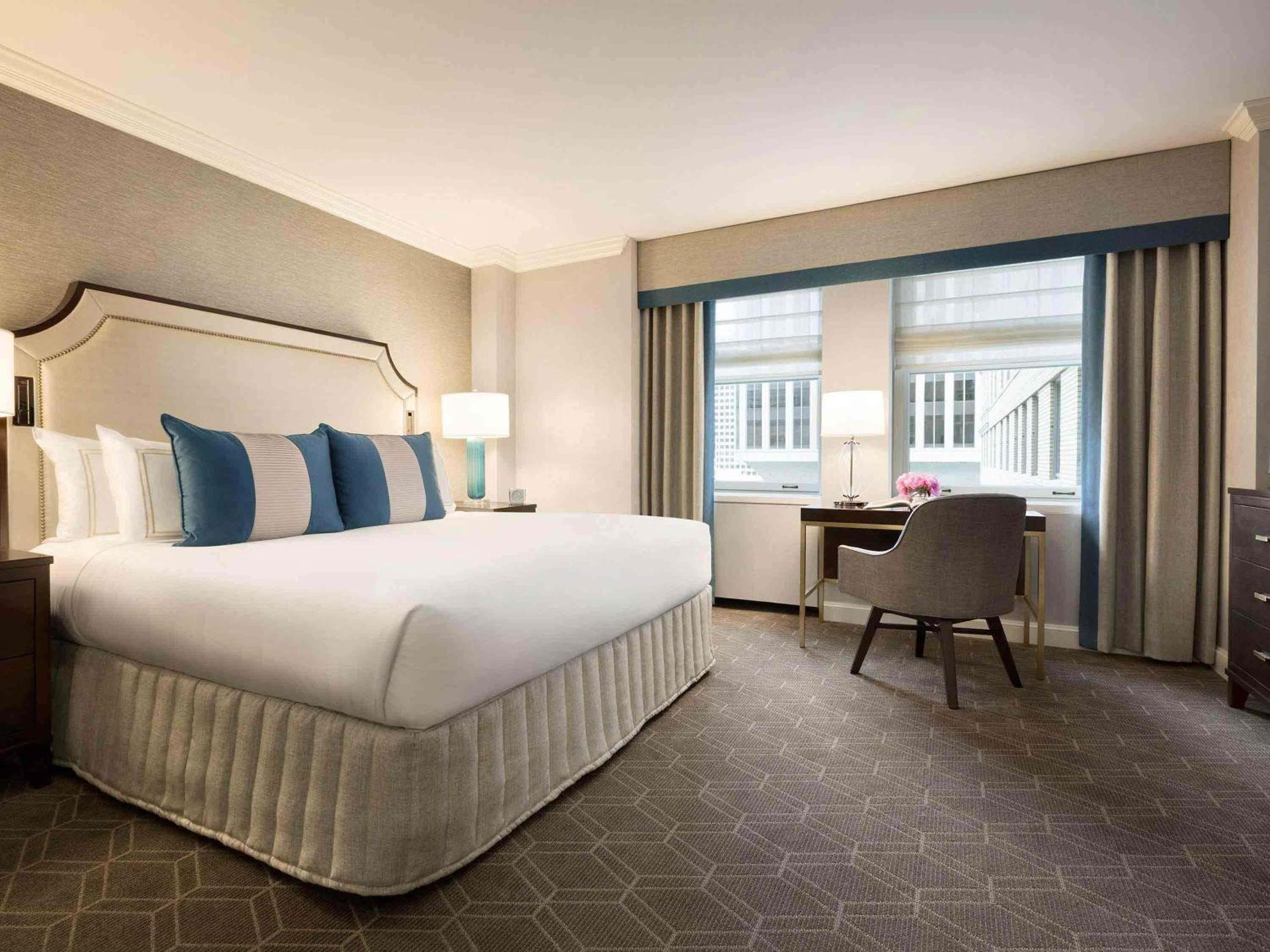 Fairmont King Room with Tub - Hearing Accessible