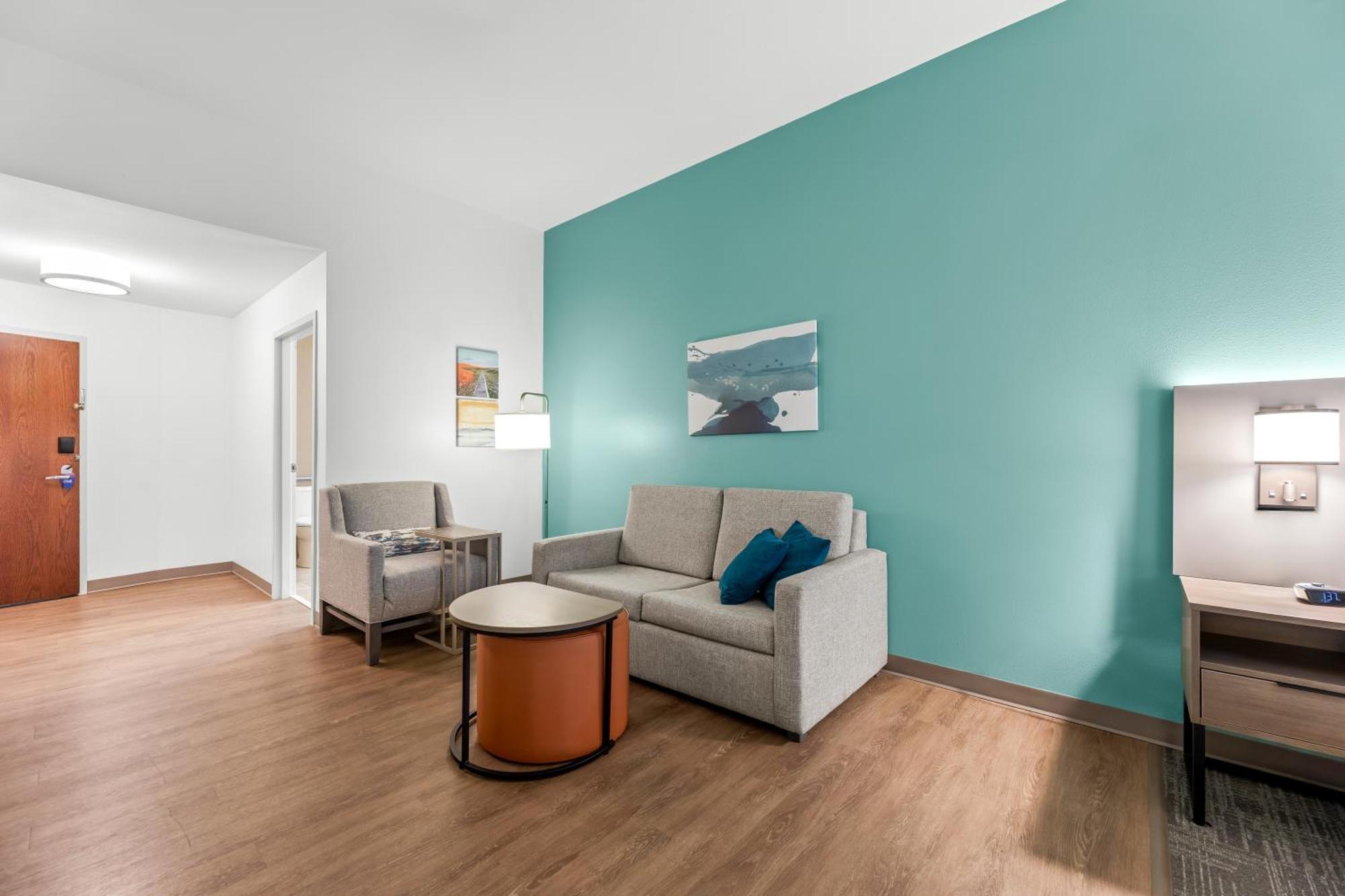 King Suite - Accessible/Non-Smoking