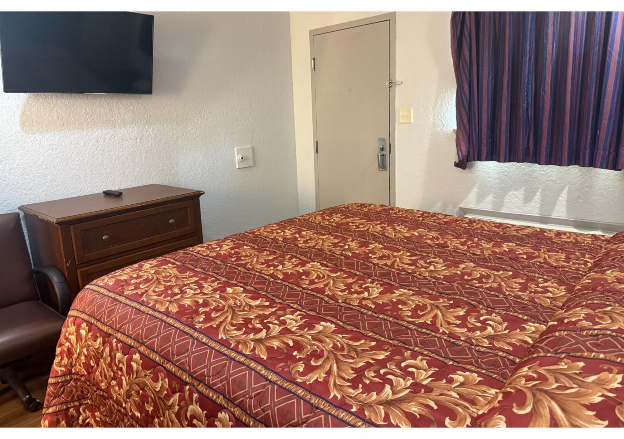 King Bed Non-Smoking