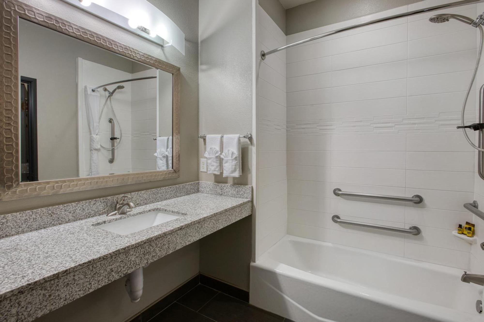 Queen Room with Two Queen Beds and Roll-In Shower - Disability Access/Pet Friendly/Ground Floor