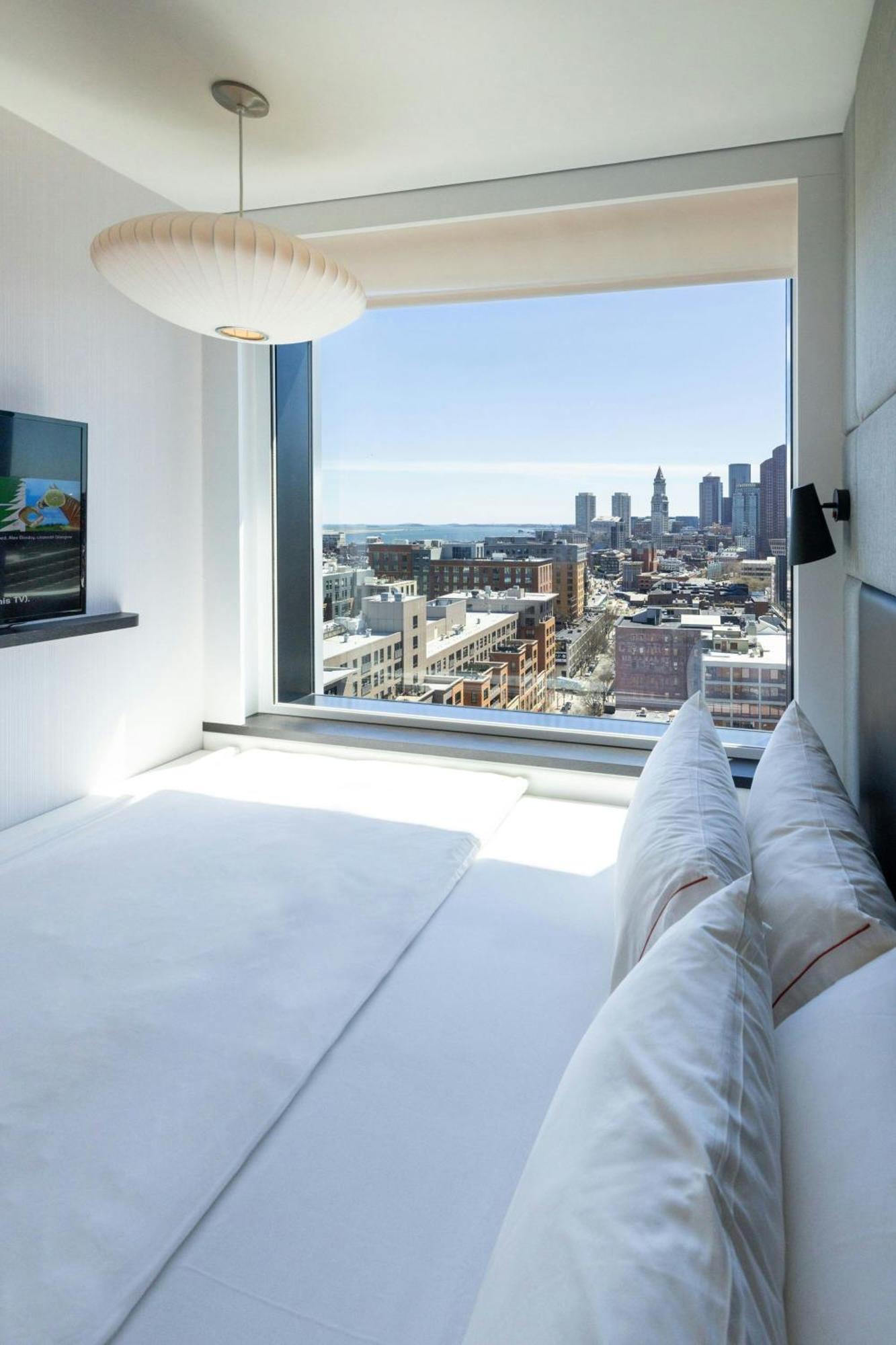 Zimmer mit Kingsize-Bett und Premium-Blick