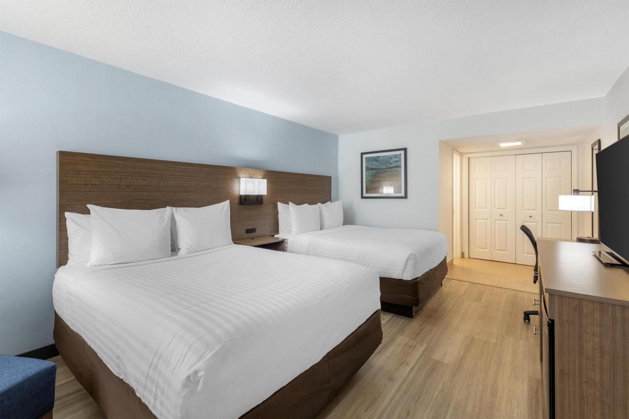 Queen Rooms with Two Queen Beds and Courtyard View - Upstairs - Non-Smoking
