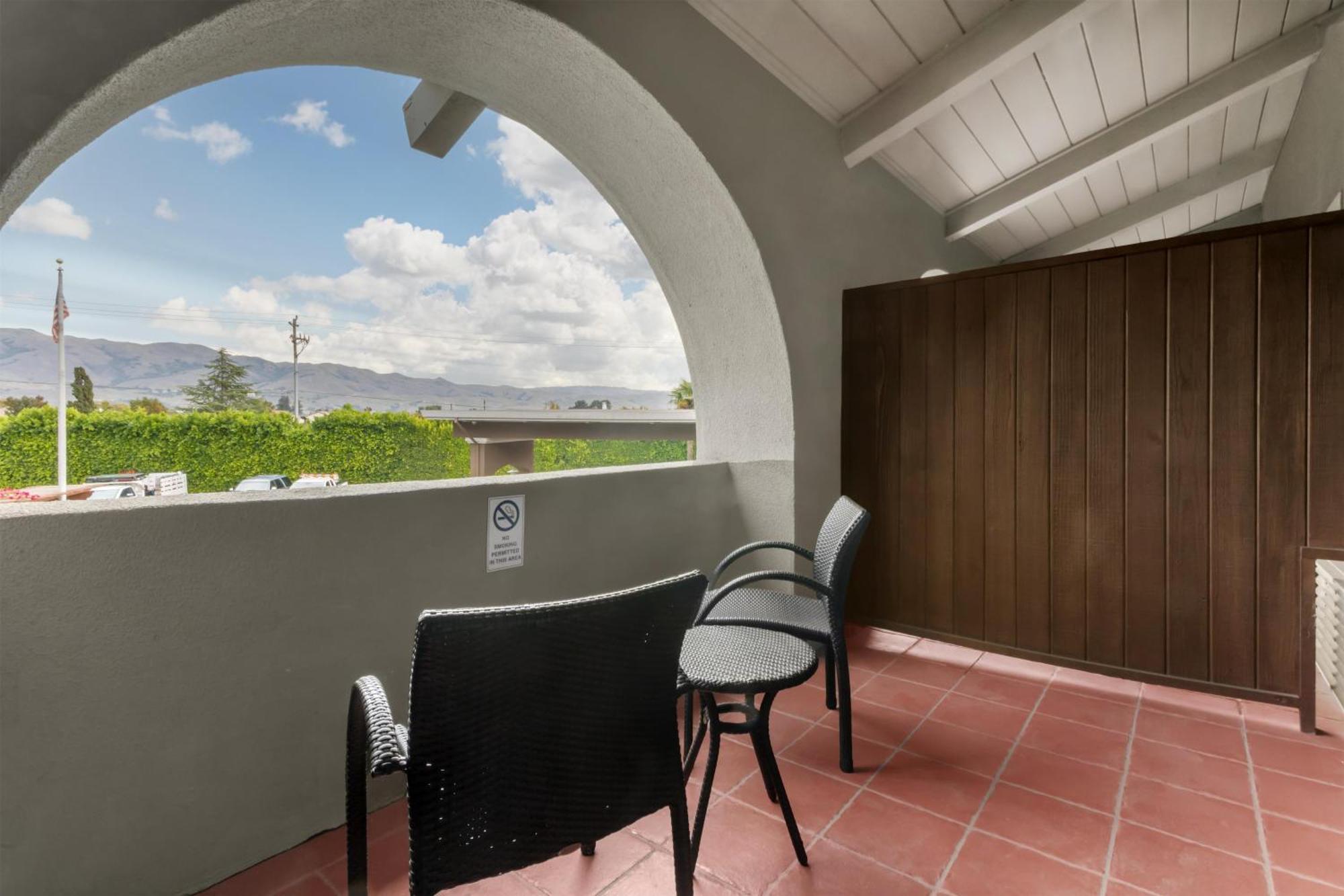 Quarto King com varanda - Não-fumante