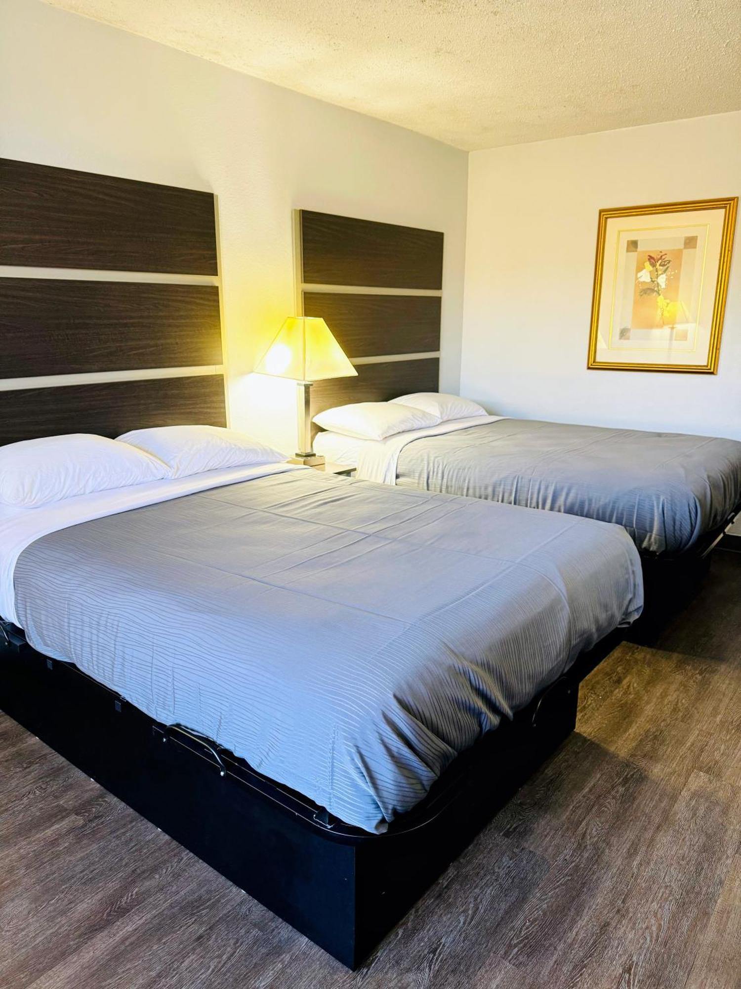 Double Room with Two Double Beds - Smoking
