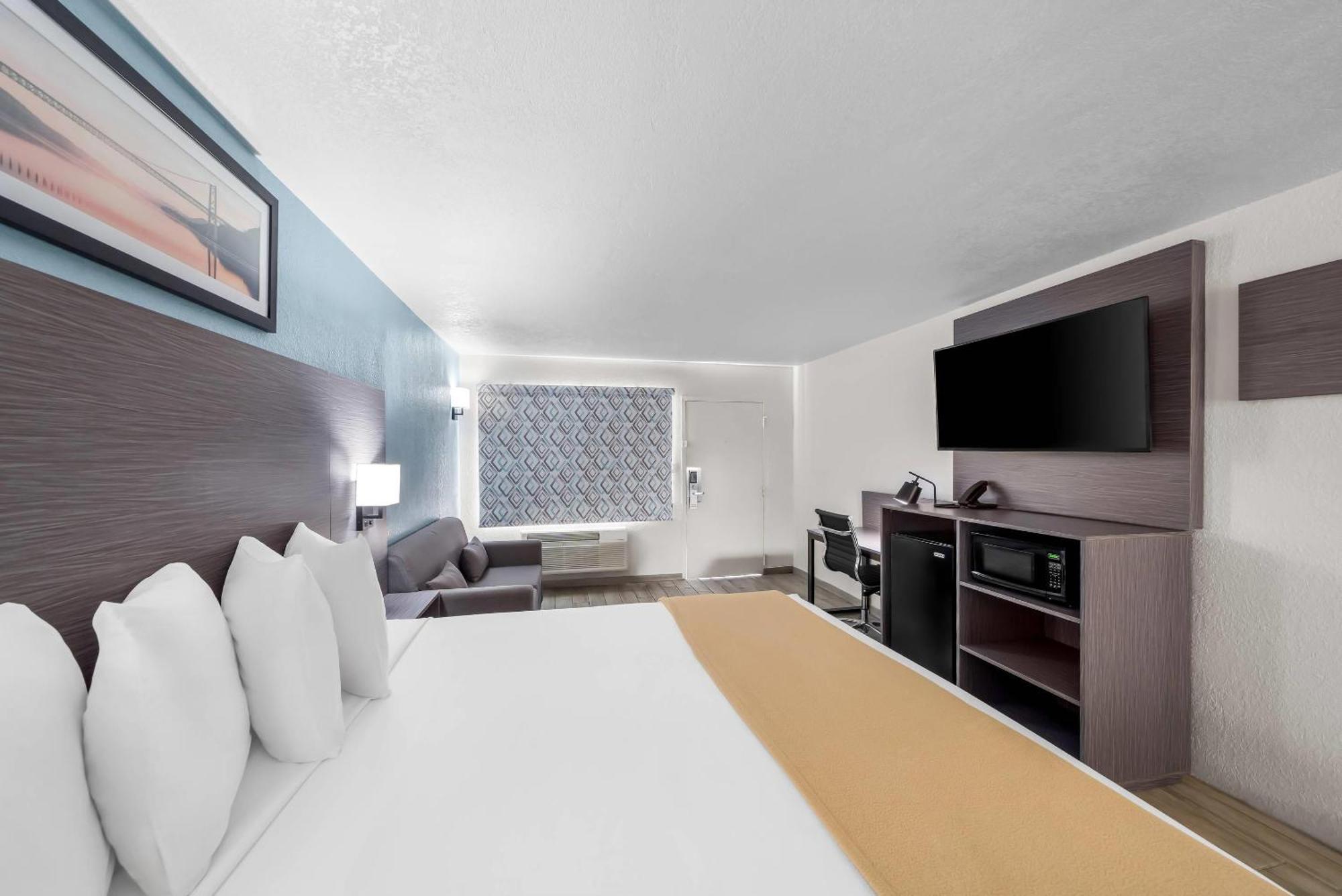 King Room - Non-Smoking