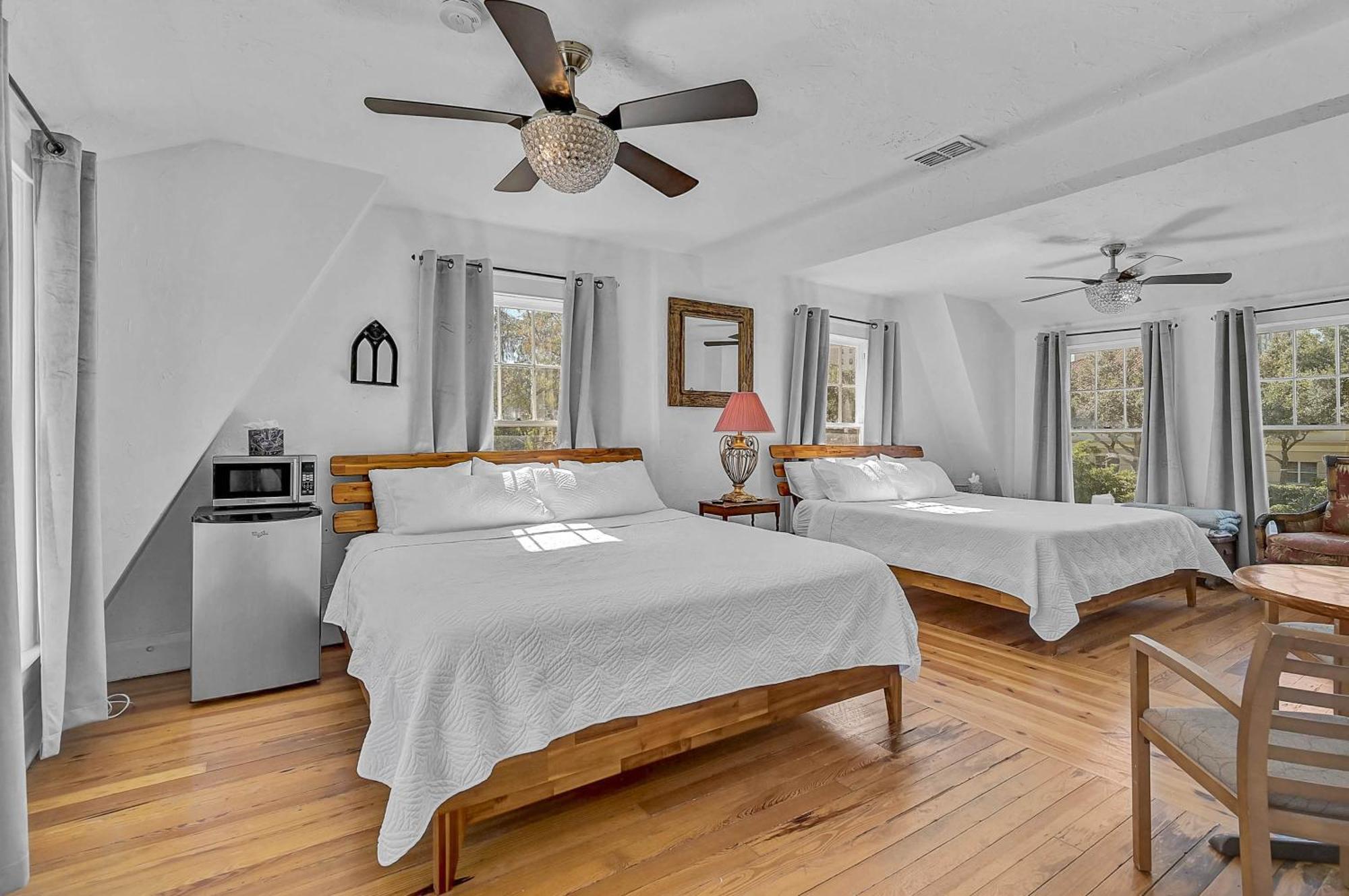 Deluxe King Room,1743171337:JPEG