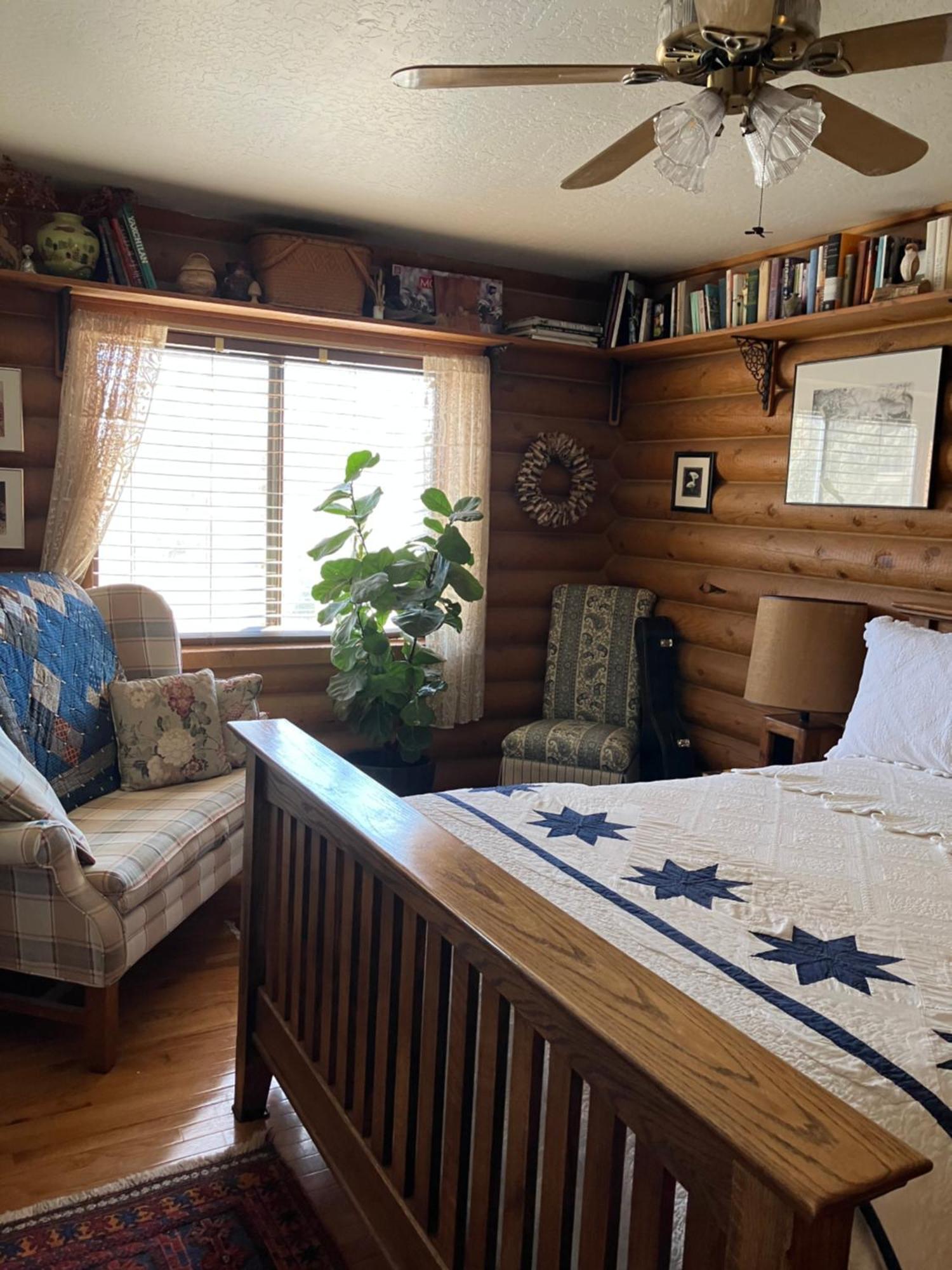 Deluxe Queen Suite