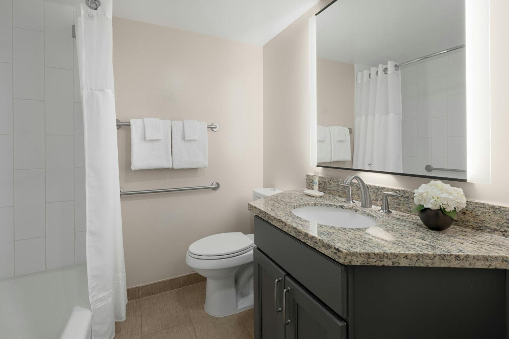 Two-Bedroom Villa Balcony Hearing Accessible,1756520763:JPEG