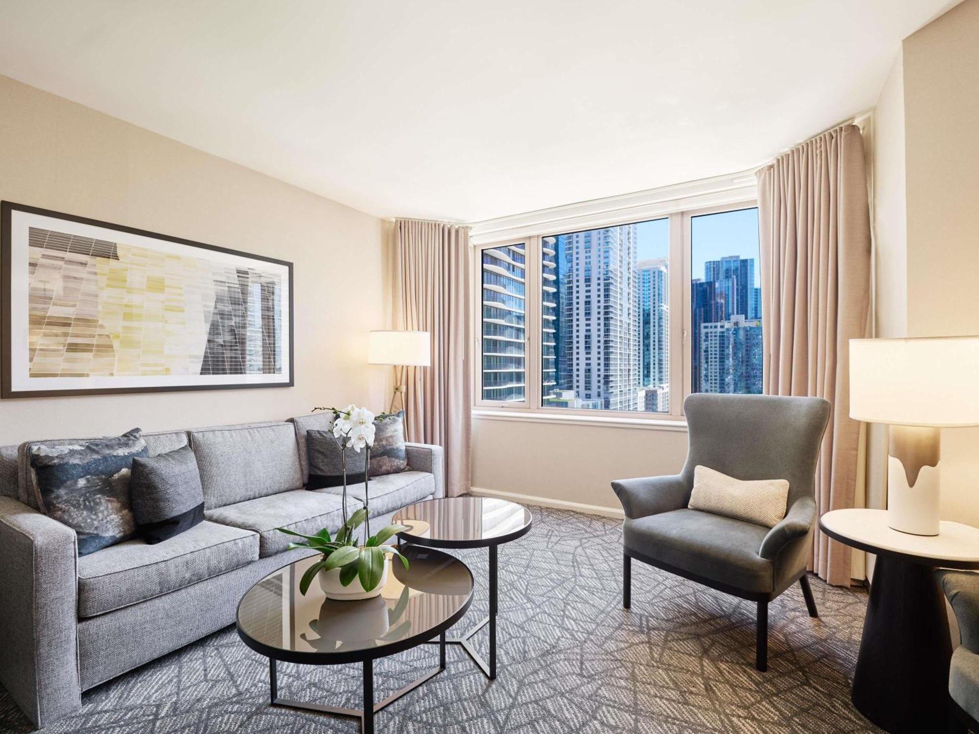 One Bedroom Suite 1 King,1765187656:JPEG