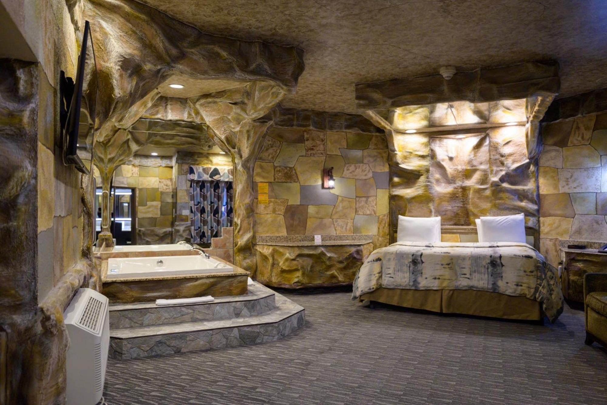 Premium Suite with Jacuzzi and Fireplace