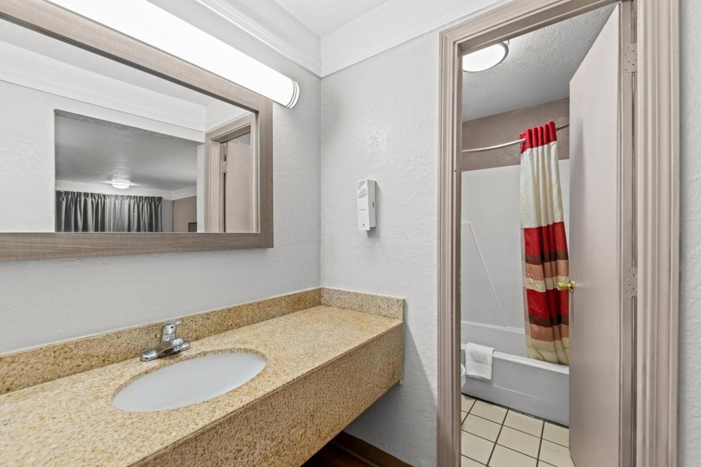 Deluxe Room with Two Double Beds Non-Smoking
