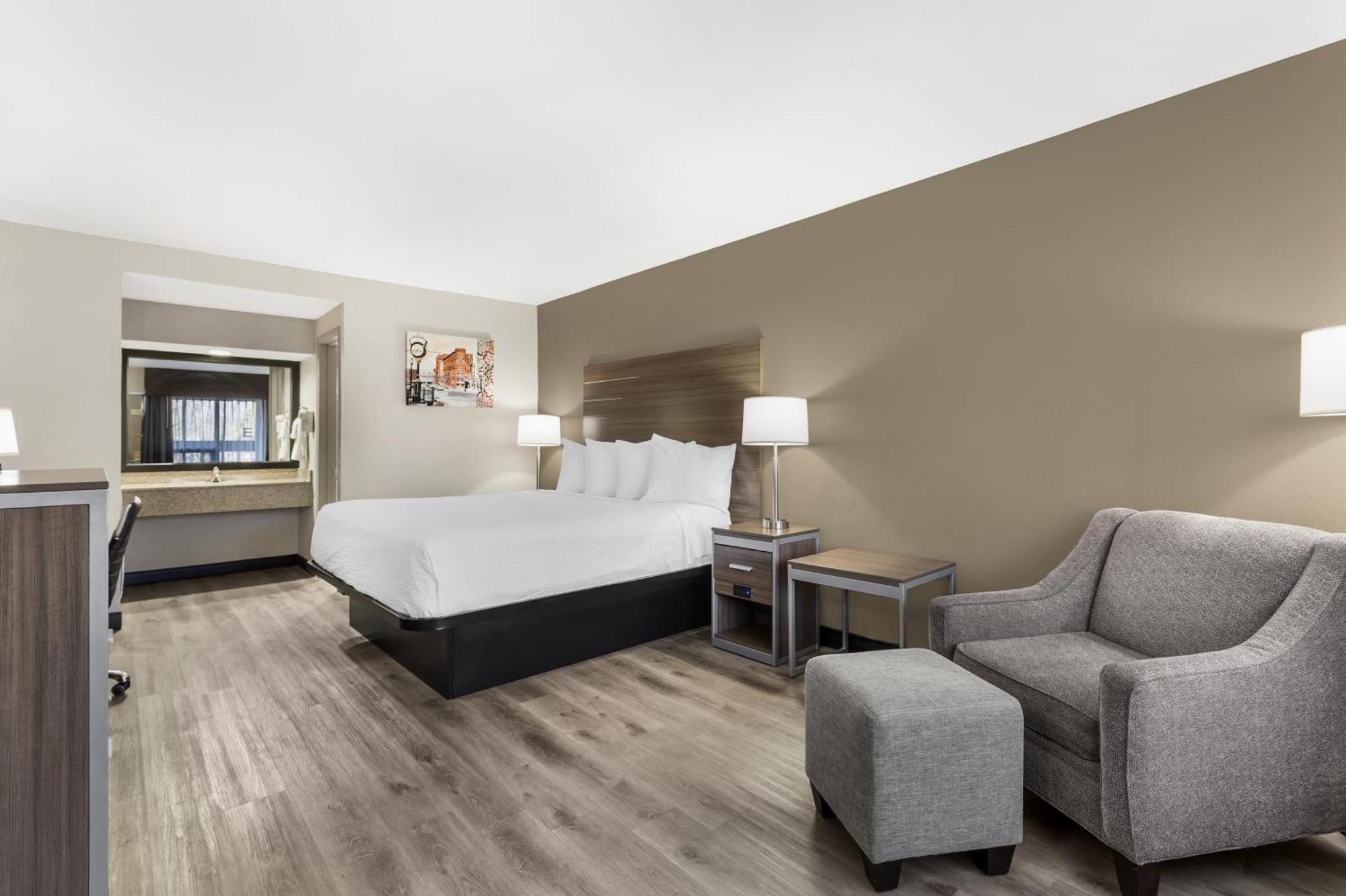 King Room - Pet Friendly/Non-Smoking