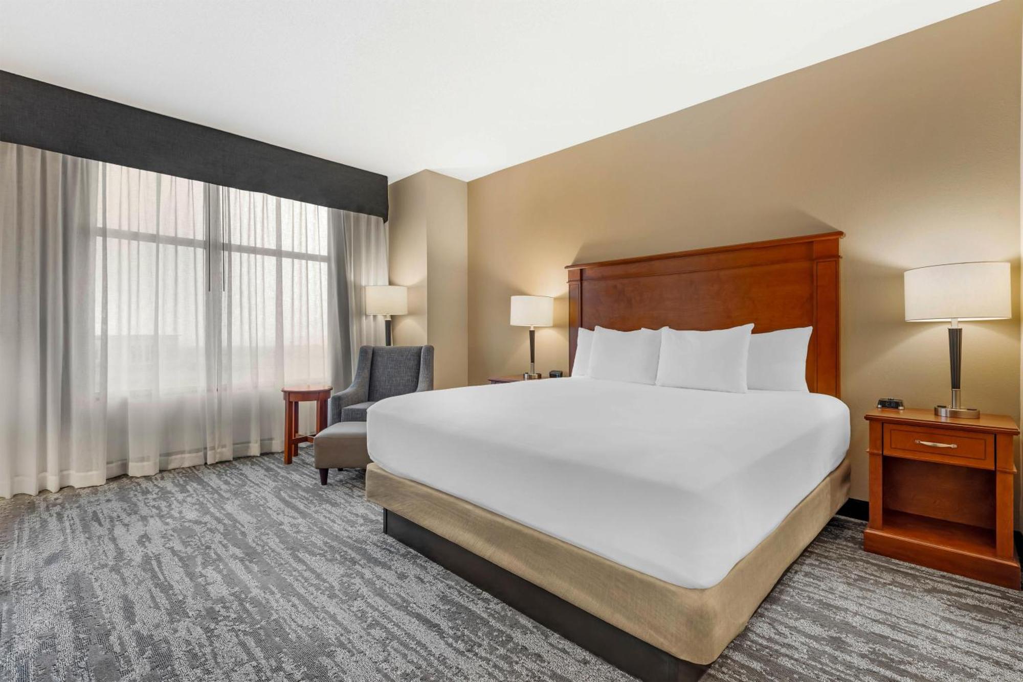Deluxe King Room High Floor,1765379490:JPEG