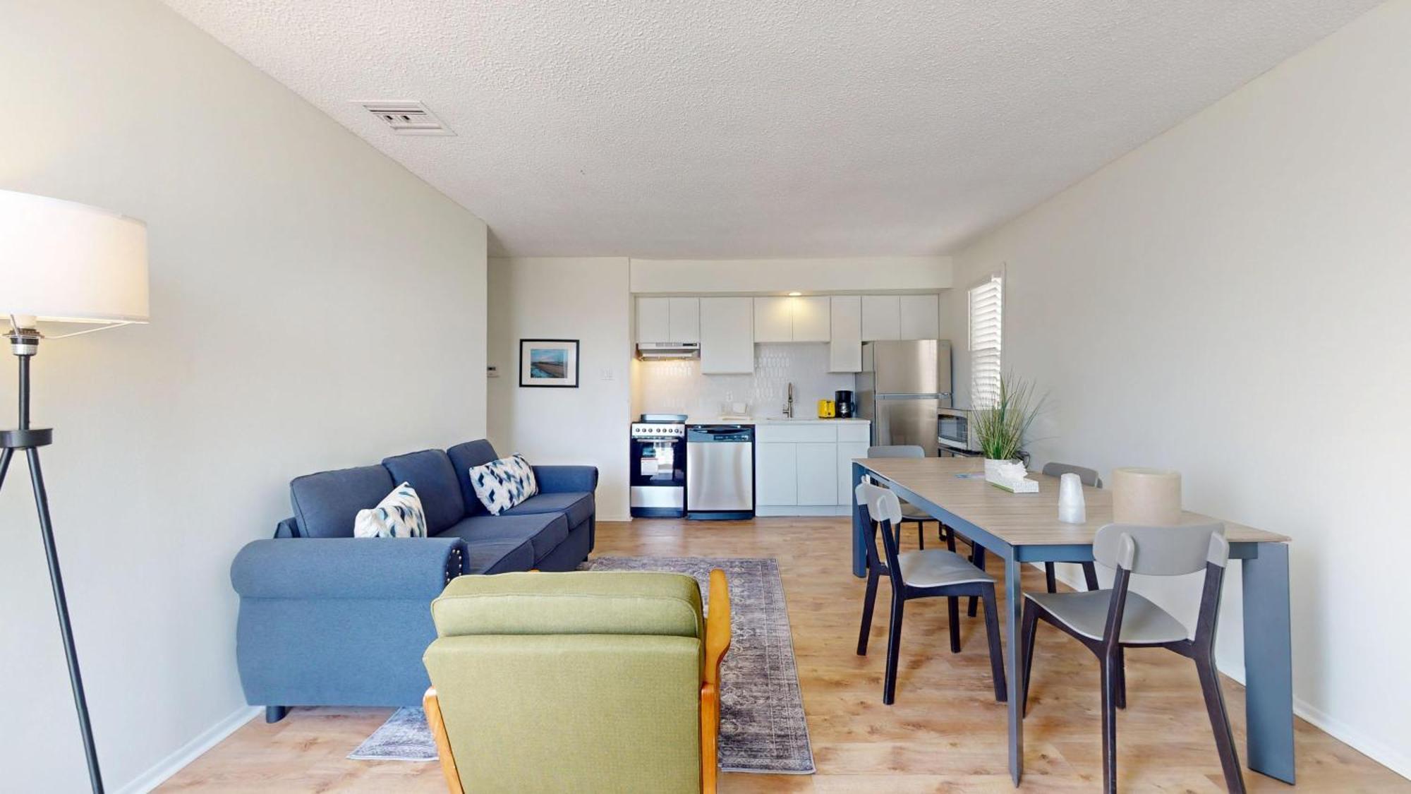 2 Bedroom Apartment Unit 400,1766010156:JPEG