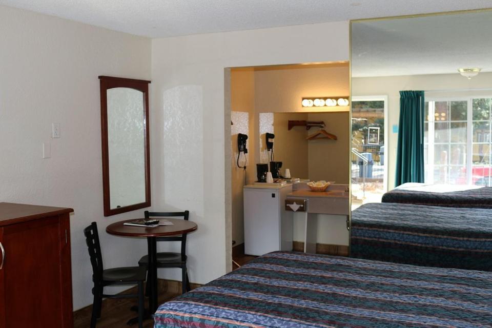 Standard Queen Room,1766126314:JPEG