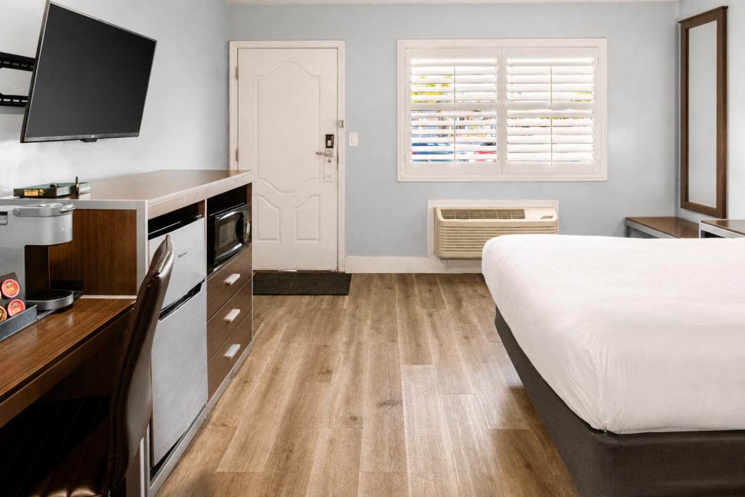 Queen Room - Disability Access