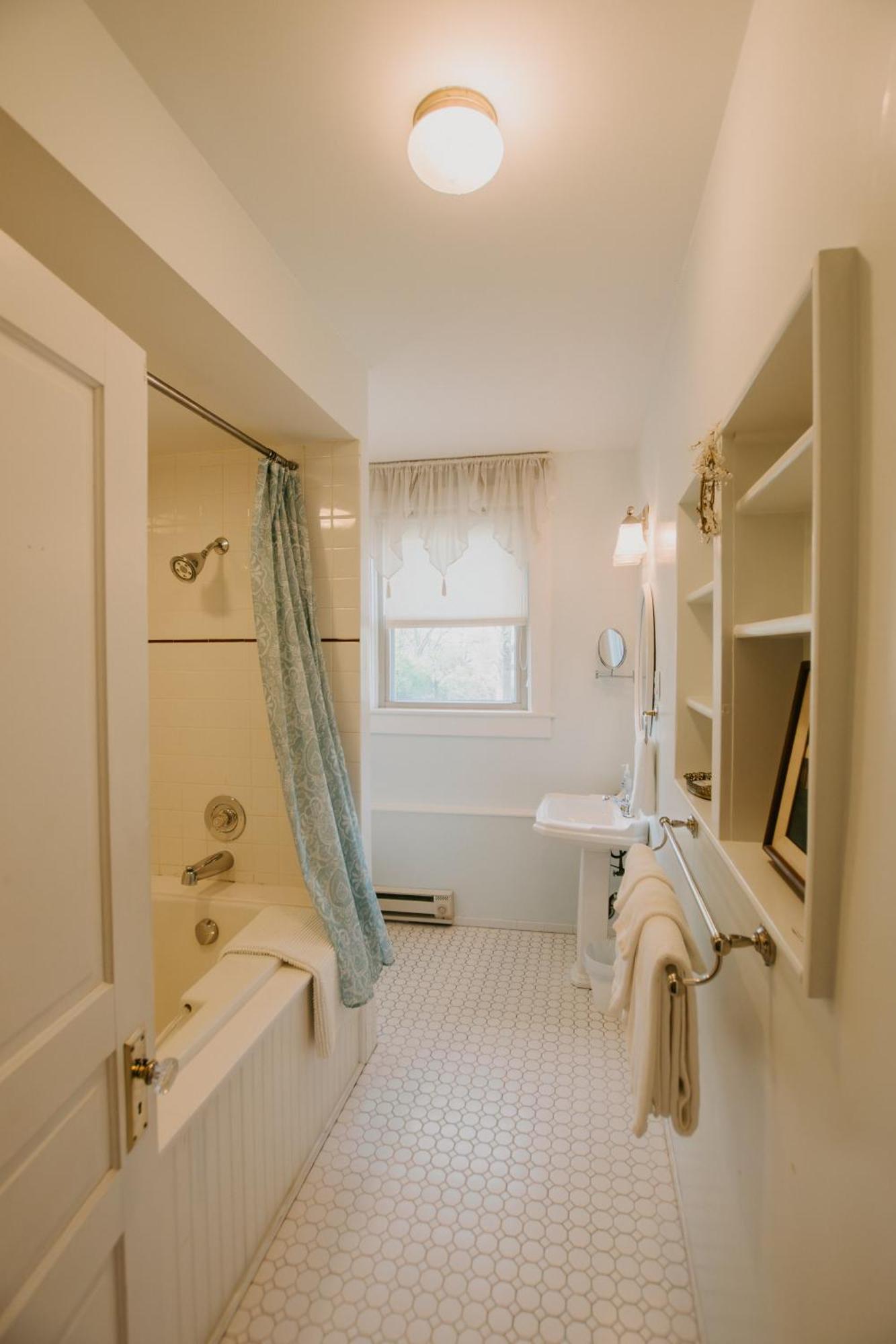 Deluxe King Room Whirlpool