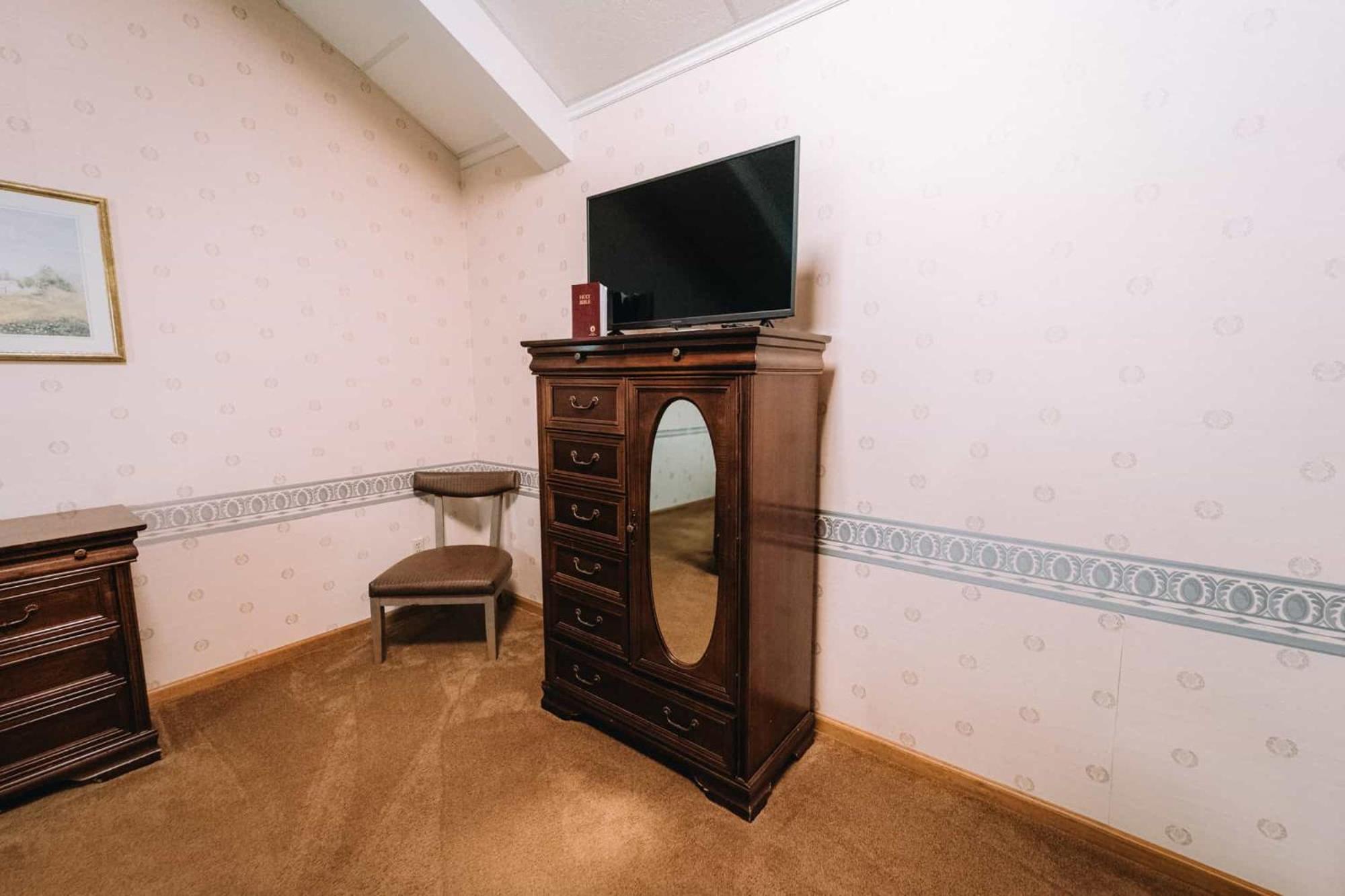 Deluxe Suite with Spa Bath