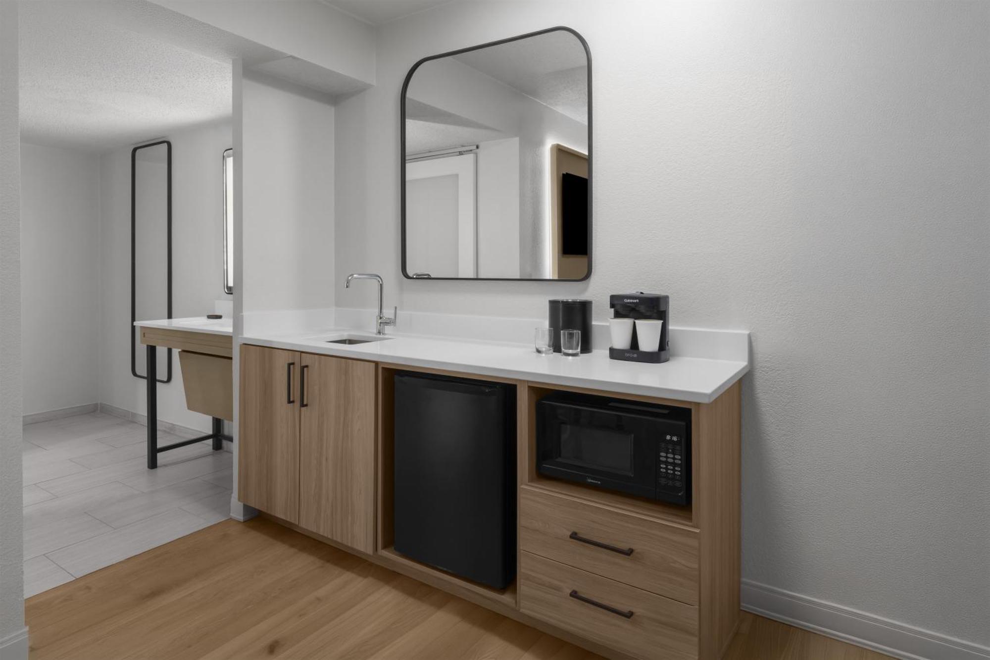 One-Bedroom Suite with Two Double Beds - Hearing Accessible