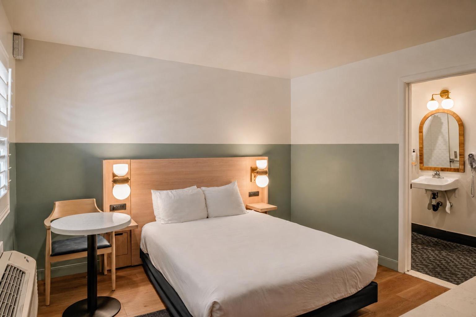 Habitación adaptada para personas con movilidad reducida - Cama grande