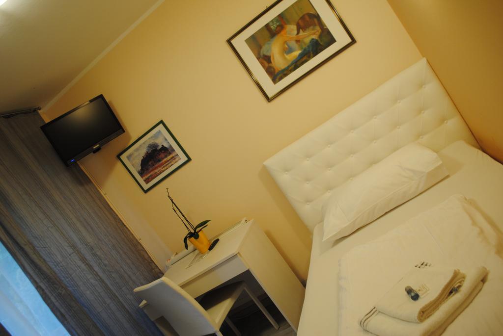 Habitación con cama extragrande y ducha a ras de suelo - Adaptada para personas de movilidad reducida - No fumadores