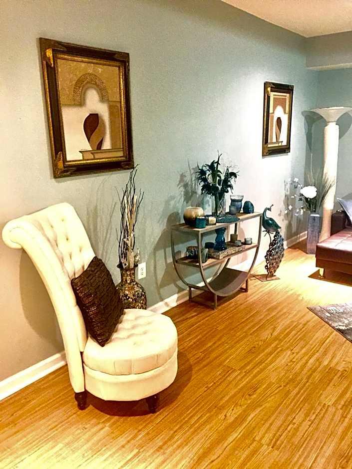 Deluxe Queen Suite