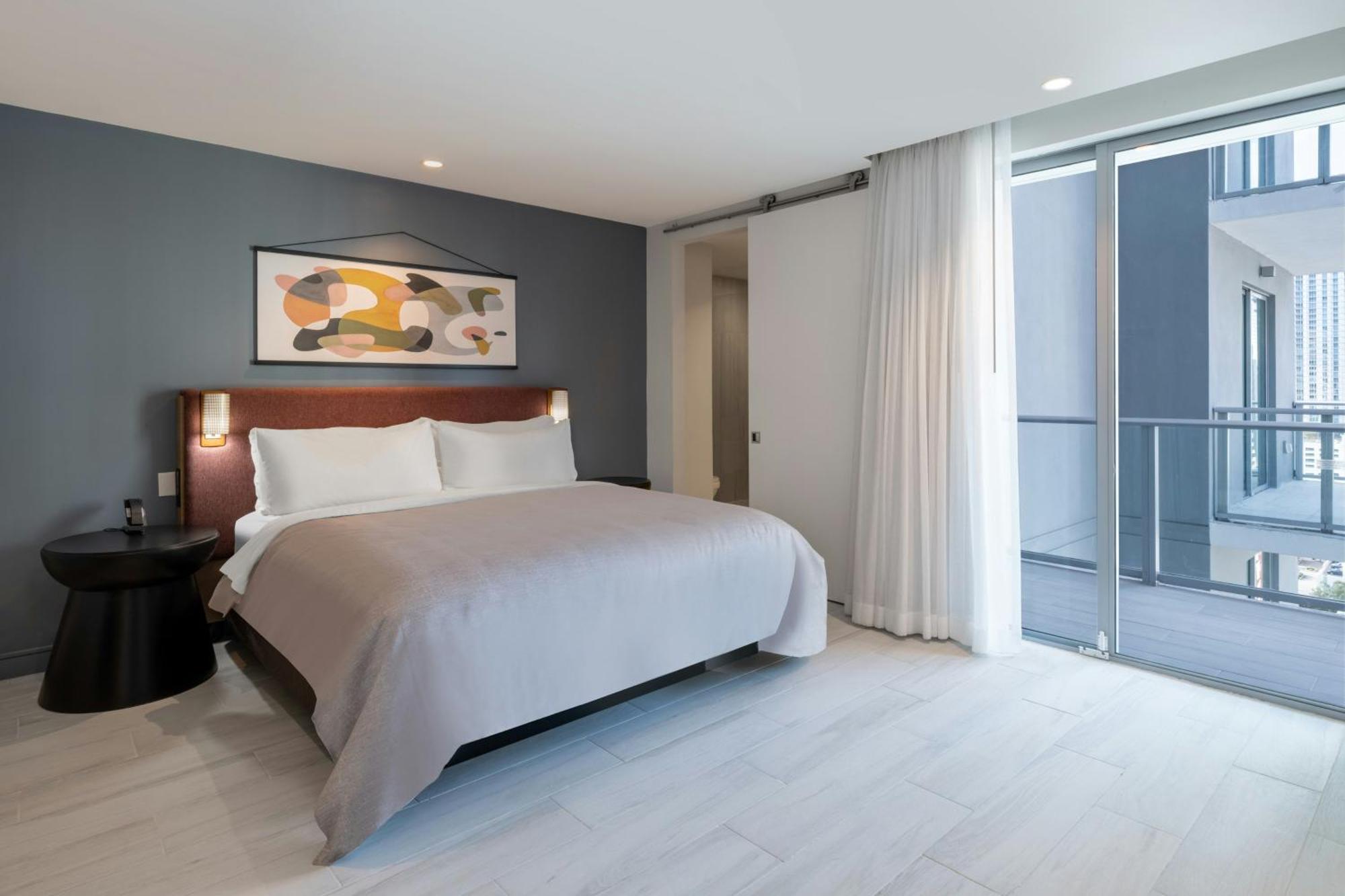 Suite King com 1 Quarto e 1 Varanda