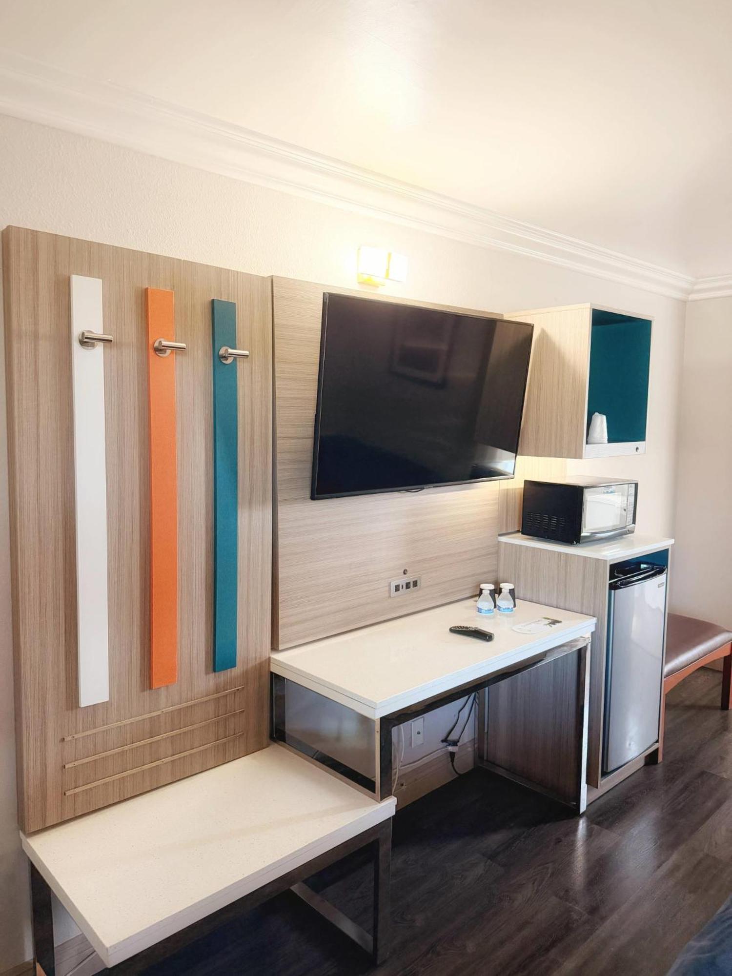 King Suite with King Bed Queen Bed and Sofa bed - Non Smoking/Exterior Corridor