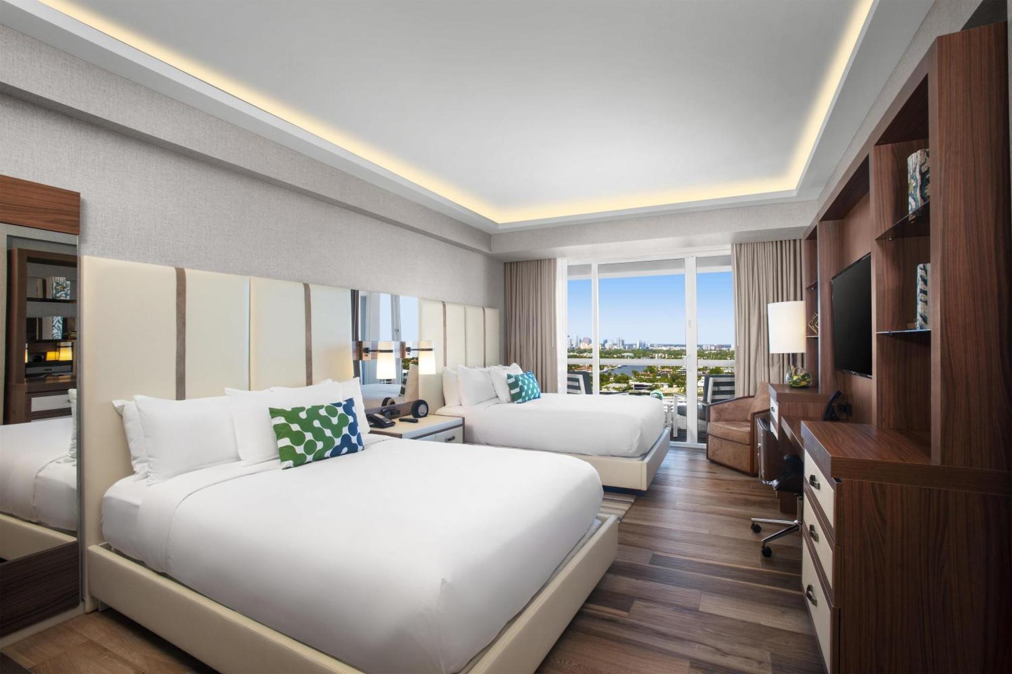 Studio with Two Queen Beds and Intracoastal View