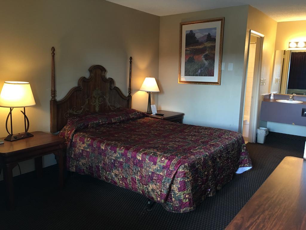 Queen Room,797219046:JPEG