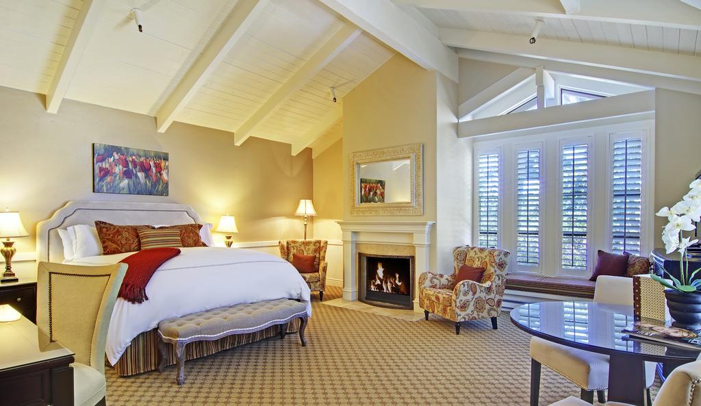 Deluxe King Suite,264443541:JPEG
