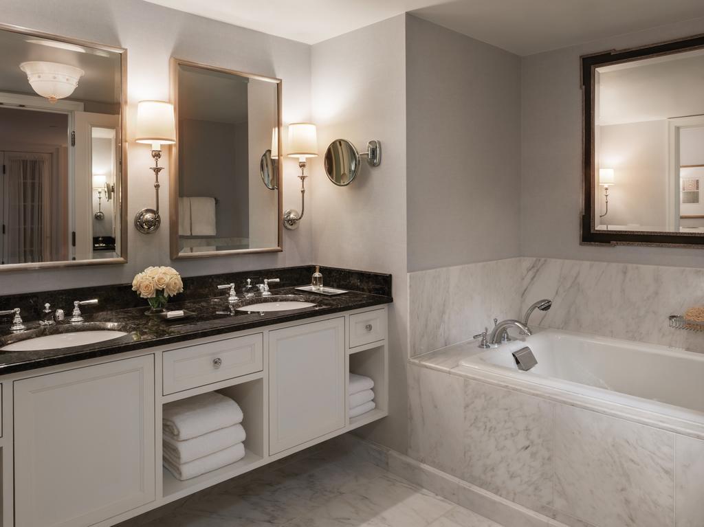 Accessible Courtyard Executive Suite