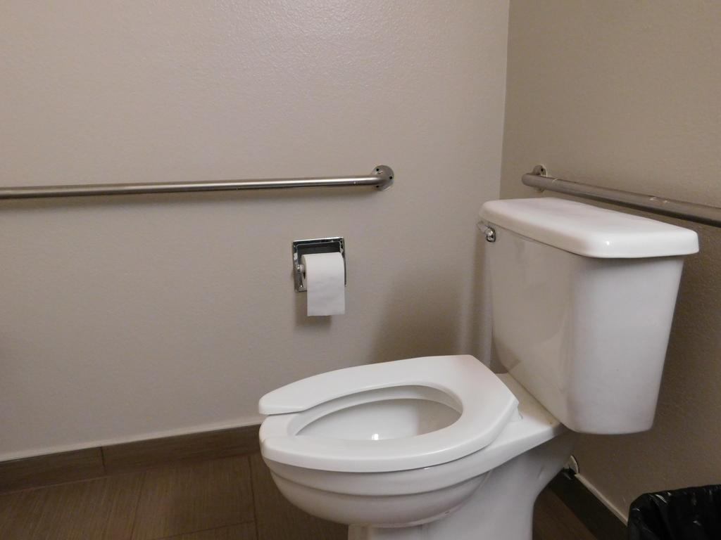 Deluxe Queen Room - Non-Smoking,339874024:JPEG